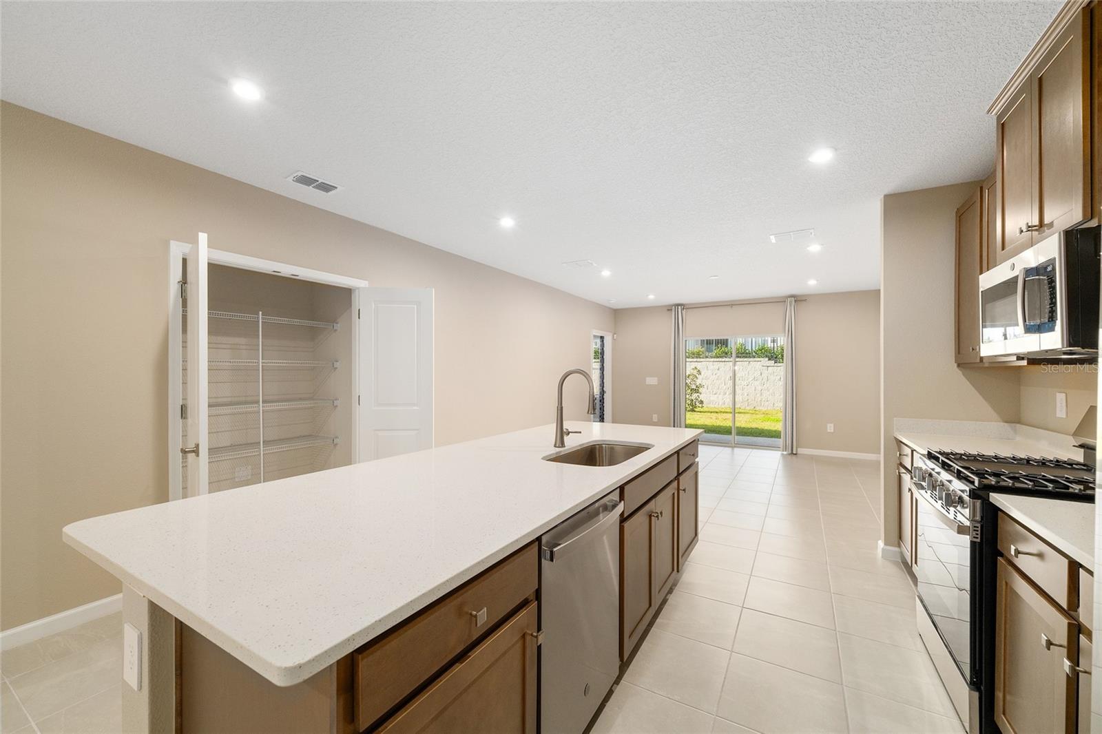 HAMMOCK OAKS - Residential