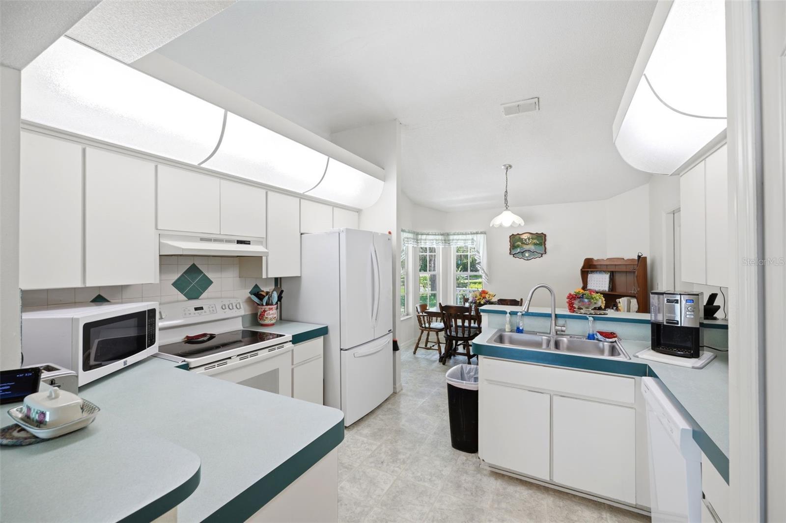 LEO S ESTATES W1/2 OF - Residential