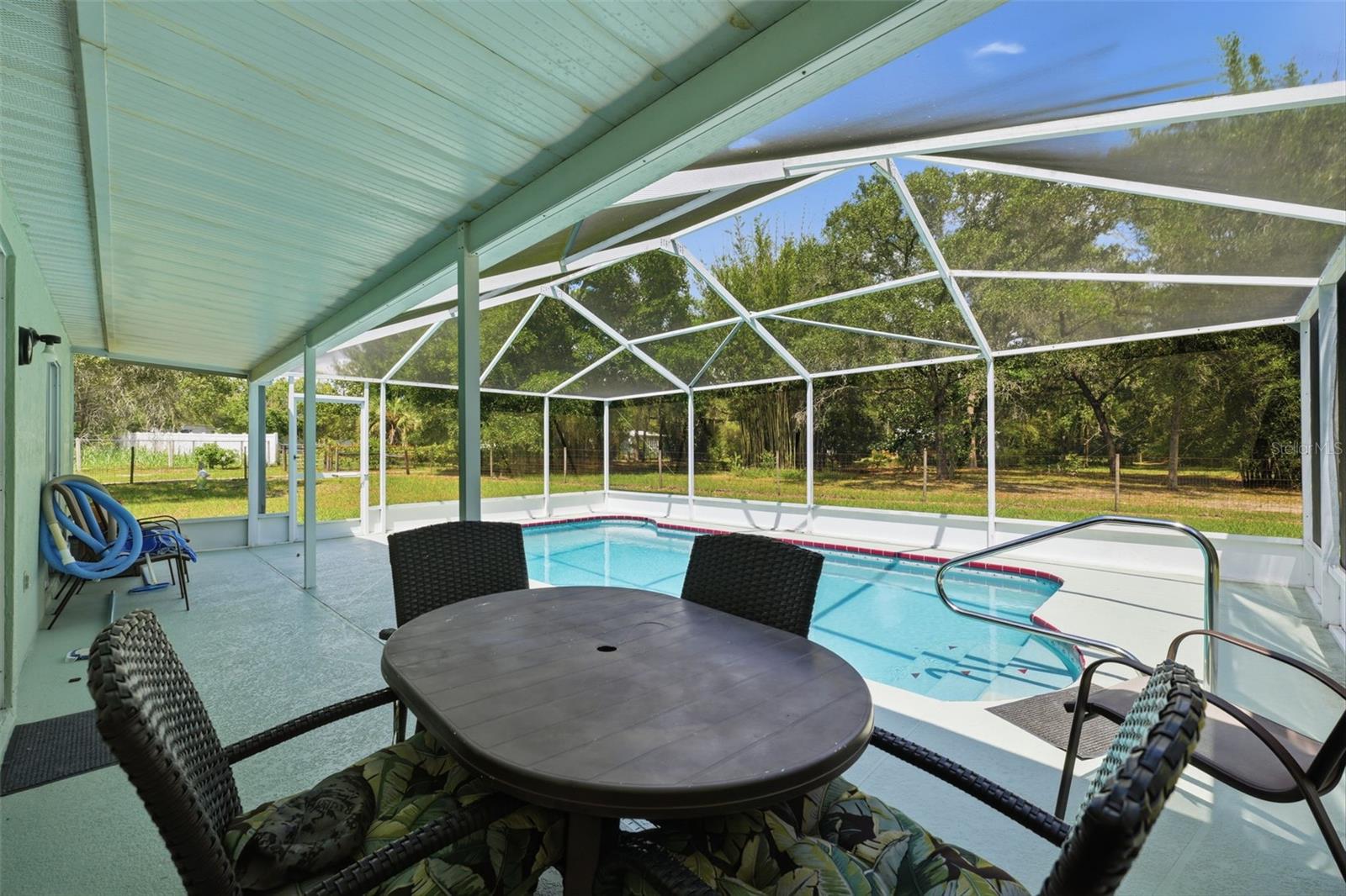 LEO S ESTATES W1/2 OF - Residential