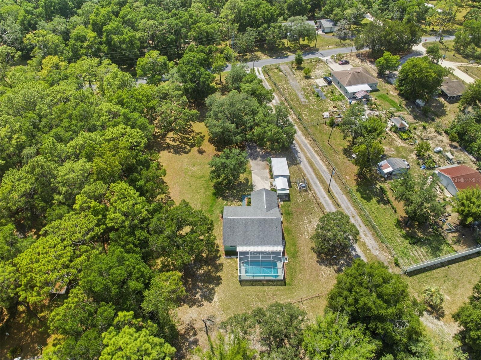 LEO S ESTATES W1/2 OF - Residential