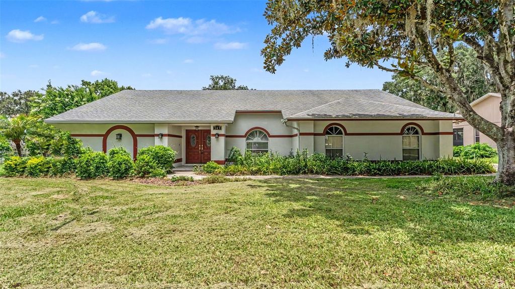 Photo of 549 Peninsular Drive, Lakeland, FL 33813 (MLS # L4963105)