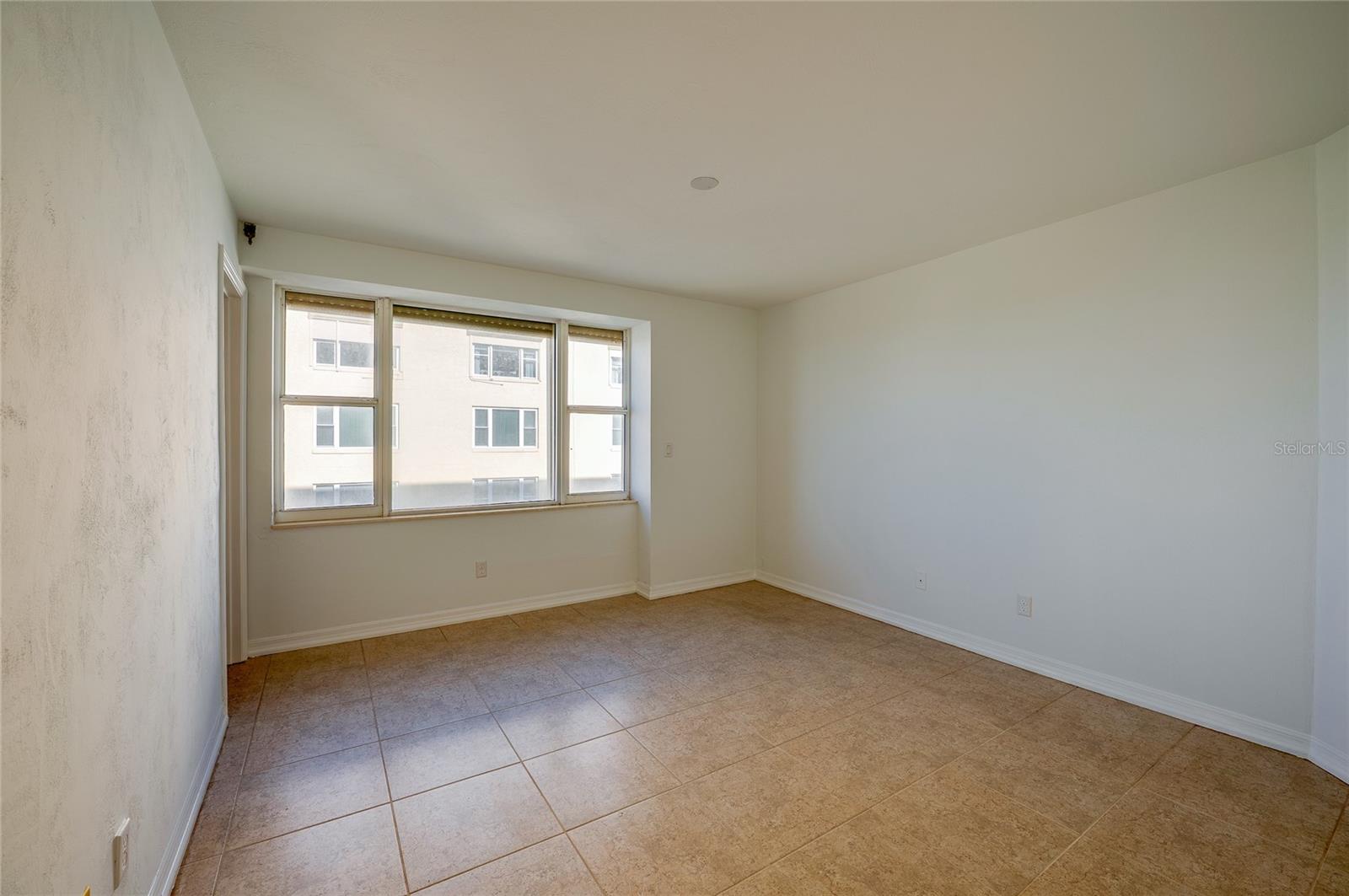 TOWERS AT PONCE INLET TOWER 01 CONDO - Residential