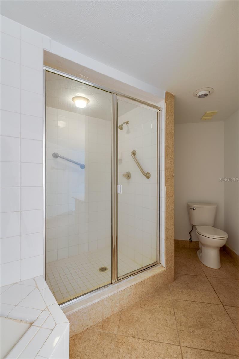 TOWERS AT PONCE INLET TOWER 01 CONDO - Residential