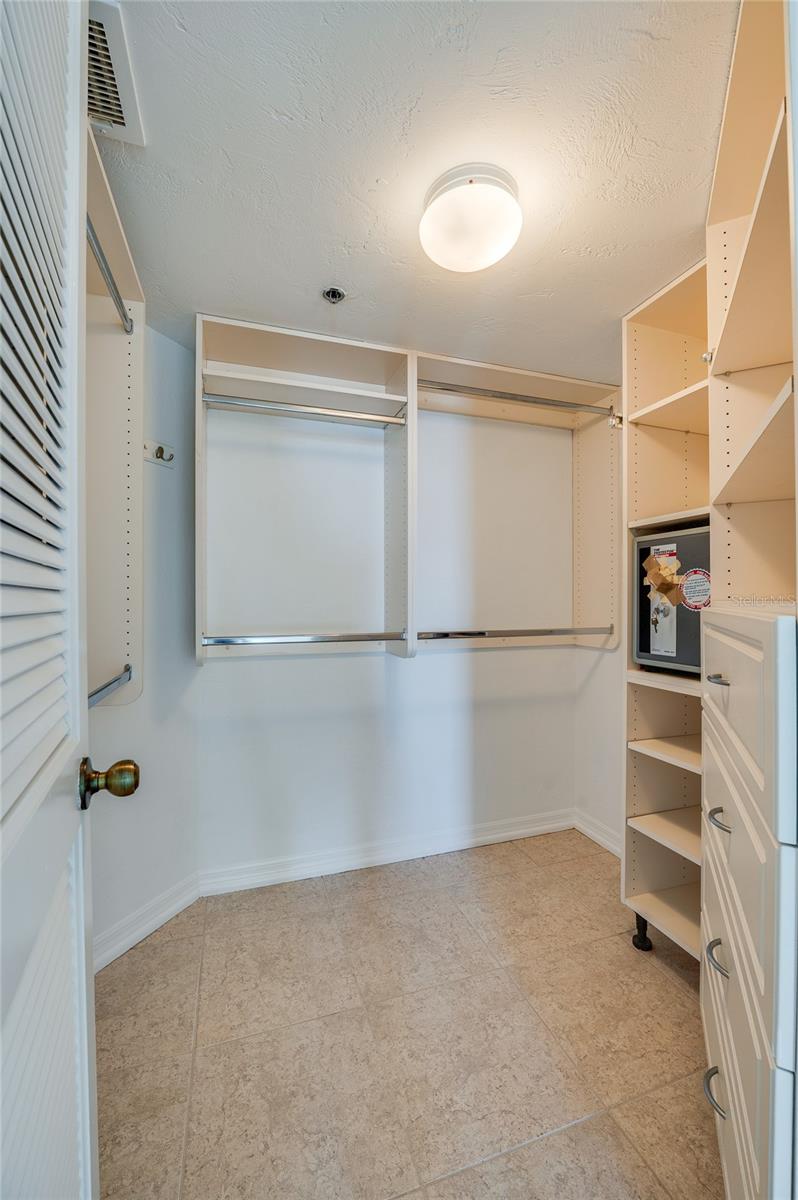 TOWERS AT PONCE INLET TOWER 01 CONDO - Residential