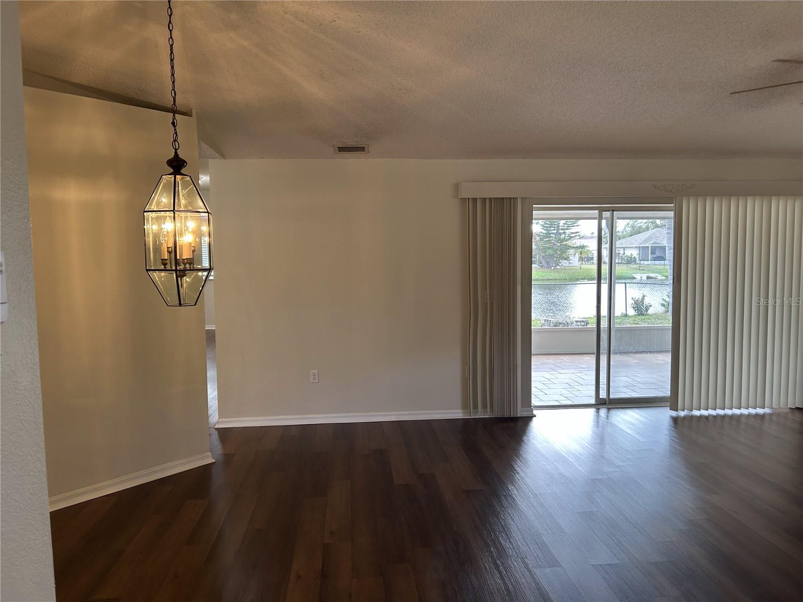BRIARWOOD - Residential Lease