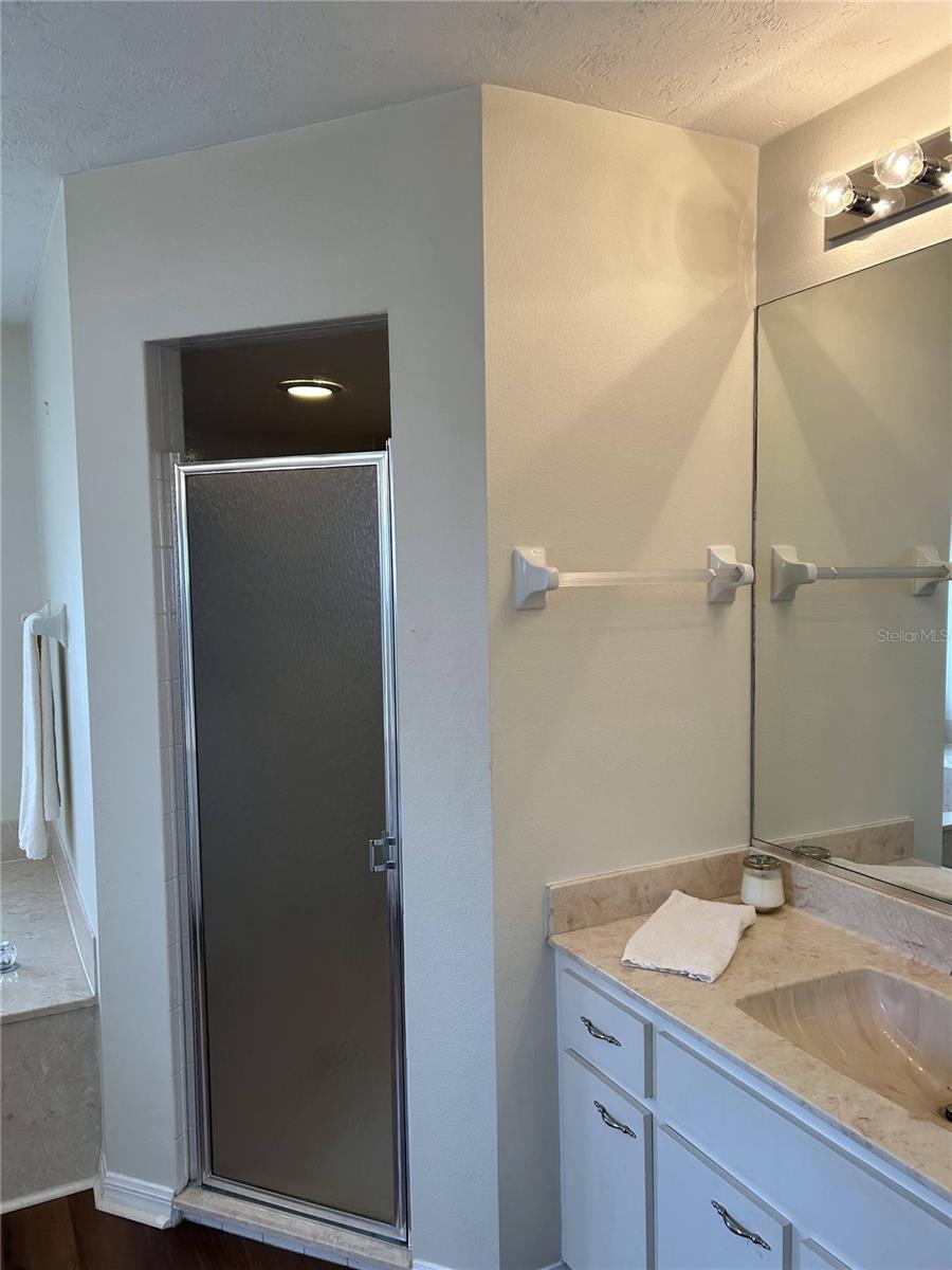 BRIARWOOD - Residential Lease
