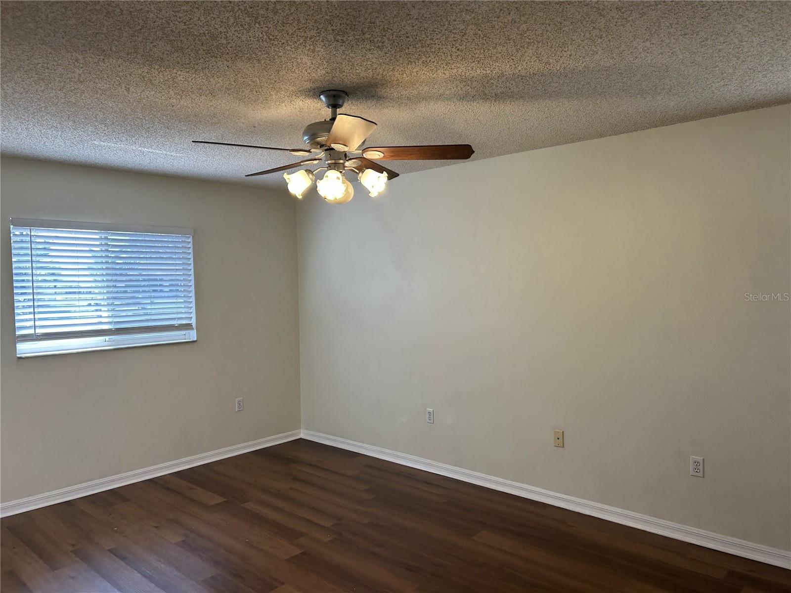 BRIARWOOD - Residential Lease