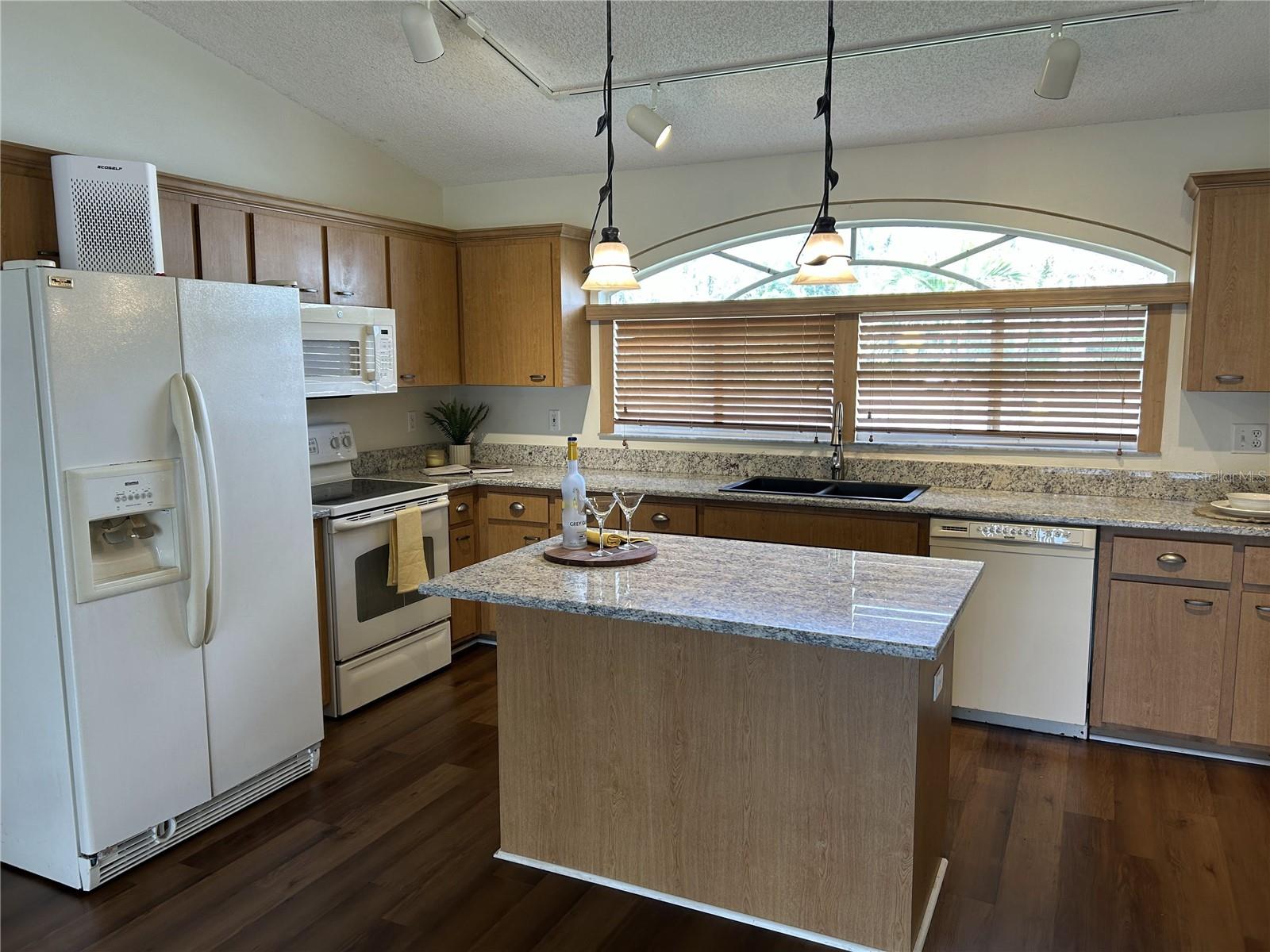 BRIARWOOD - Residential Lease