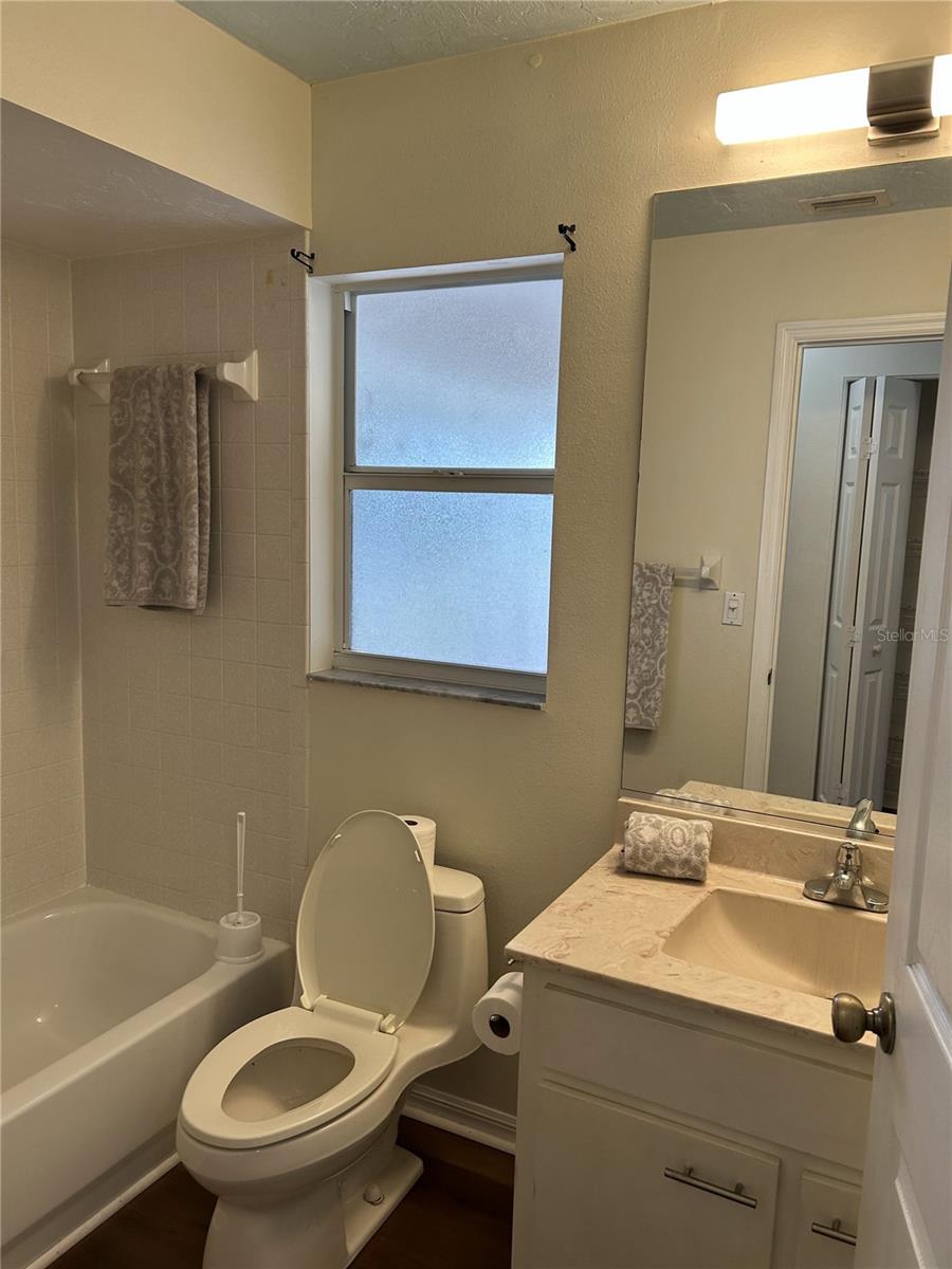 BRIARWOOD - Residential Lease