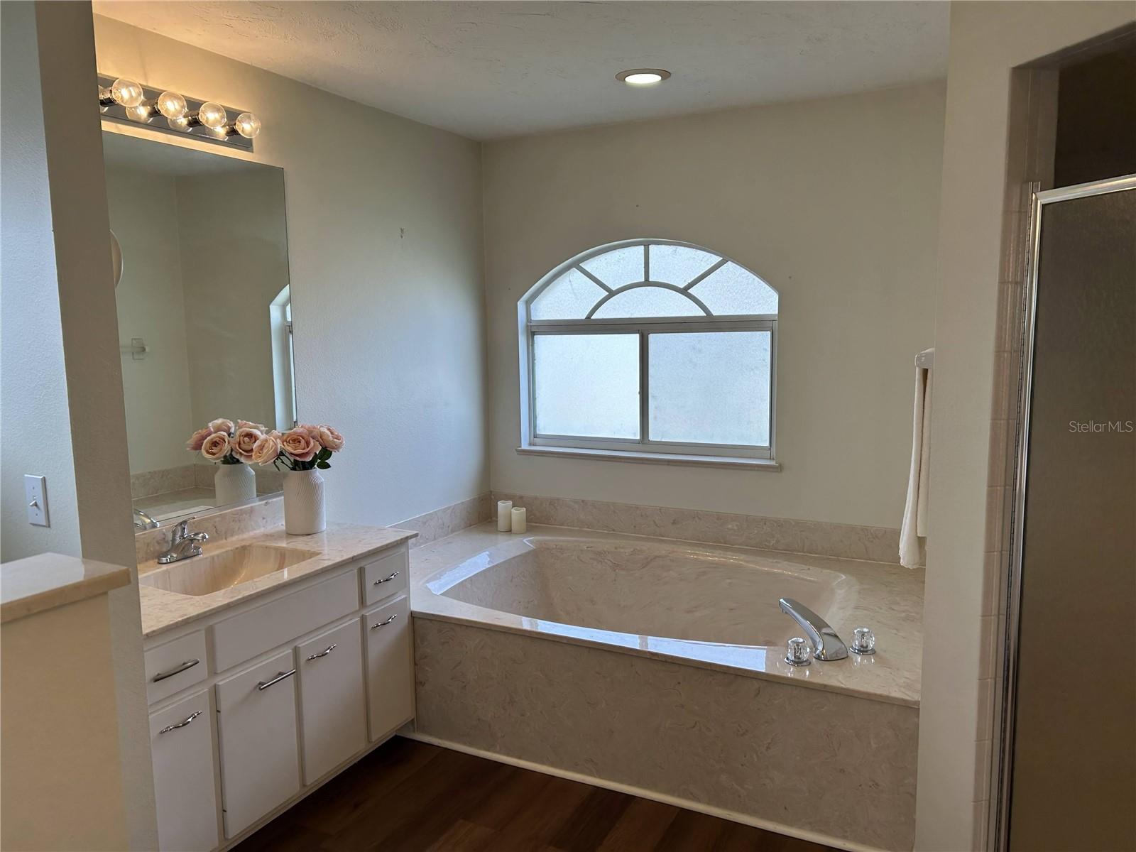 BRIARWOOD - Residential Lease