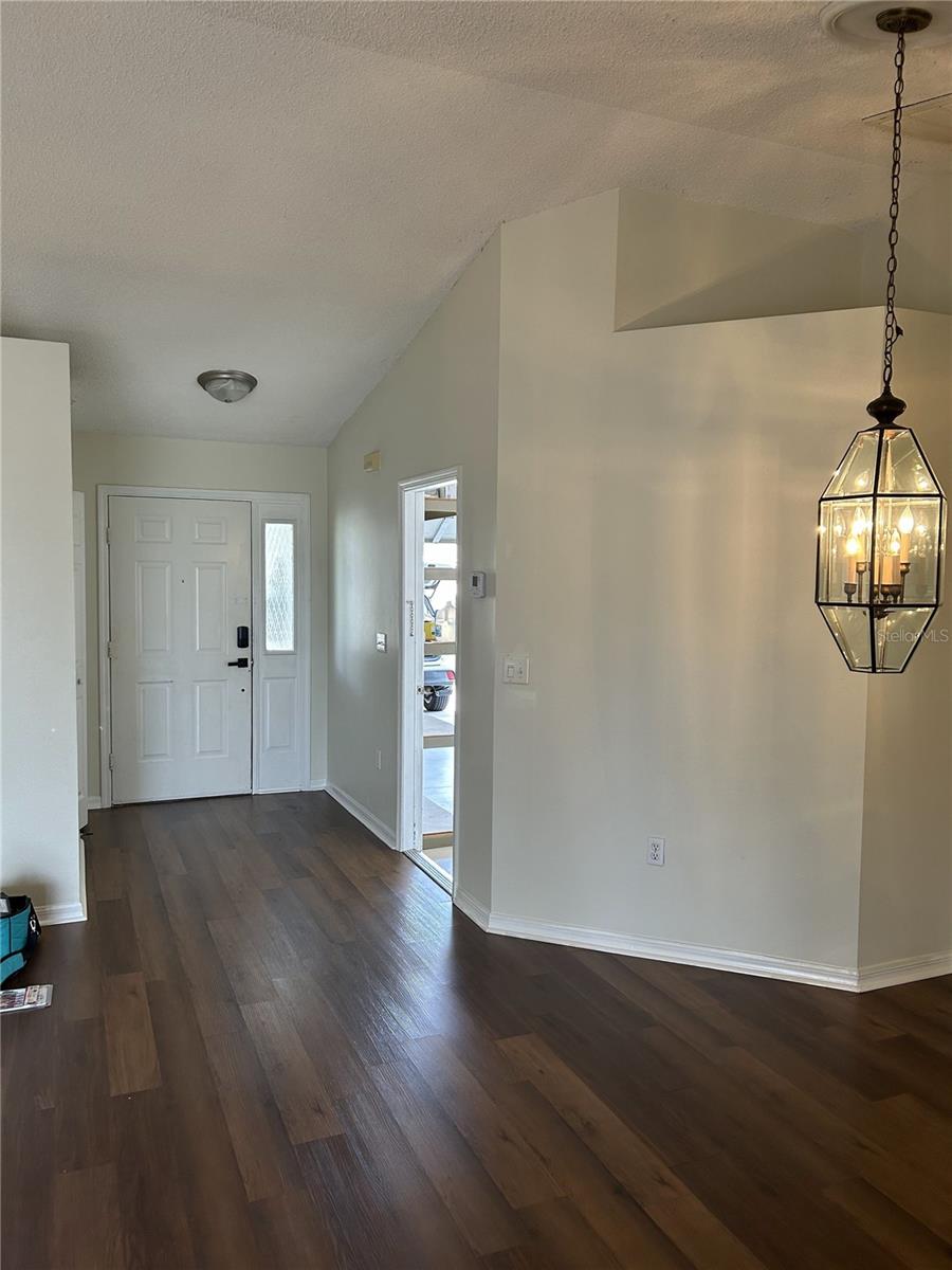 BRIARWOOD - Residential Lease