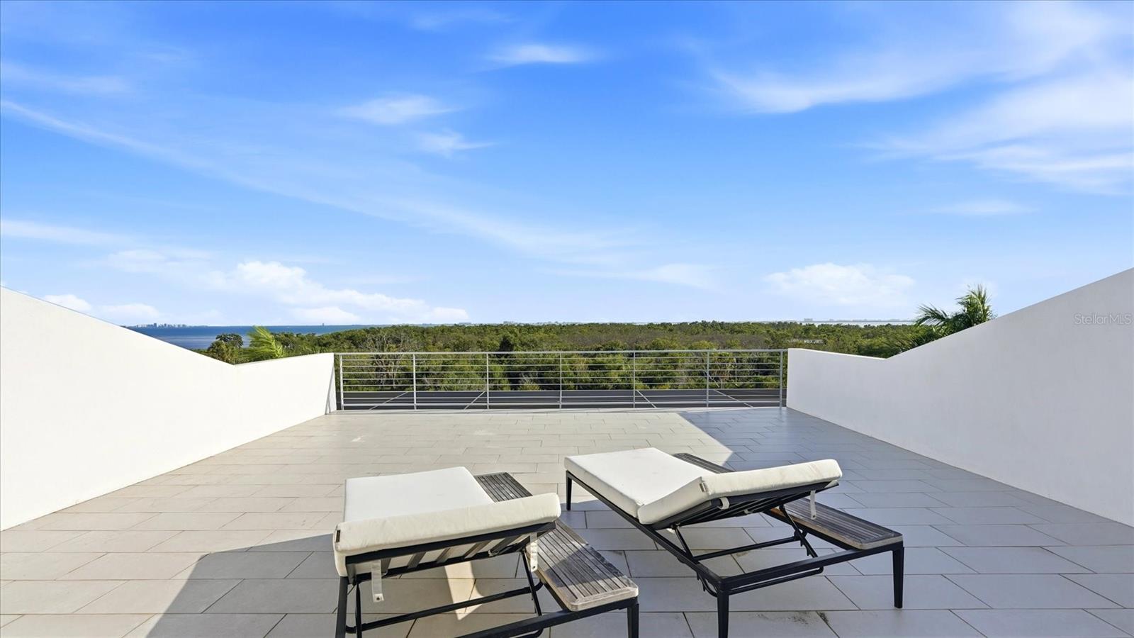 LEGENDS BAY - Residential