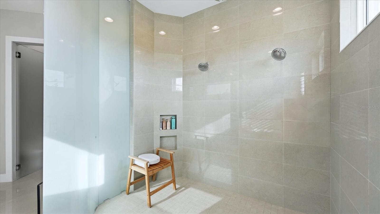 LEGENDS BAY - Residential