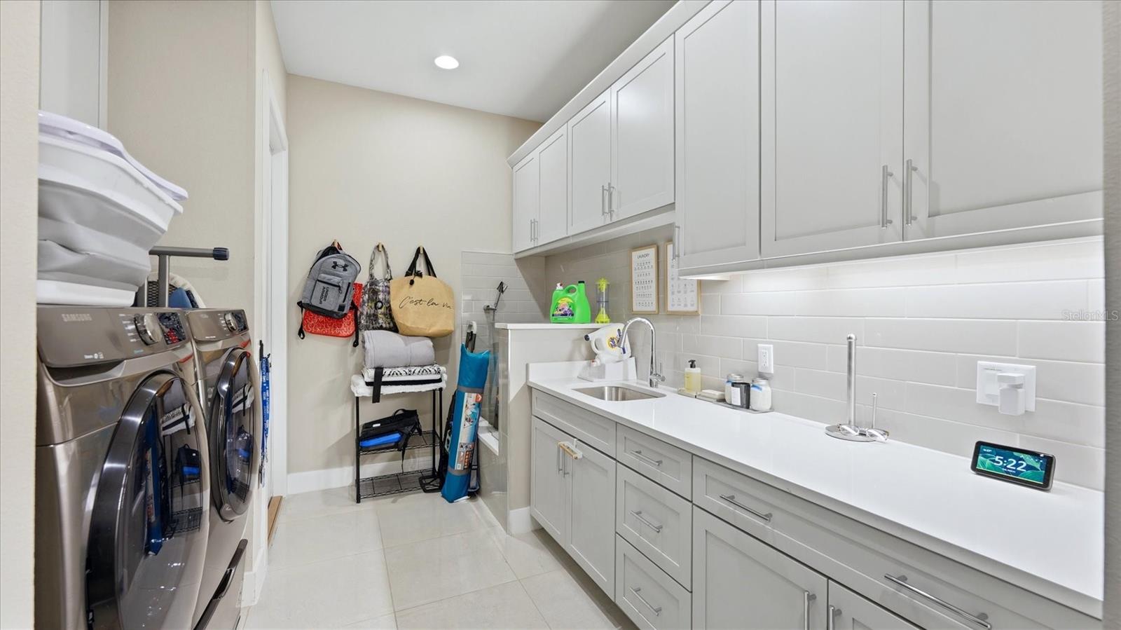 LEGENDS BAY - Residential