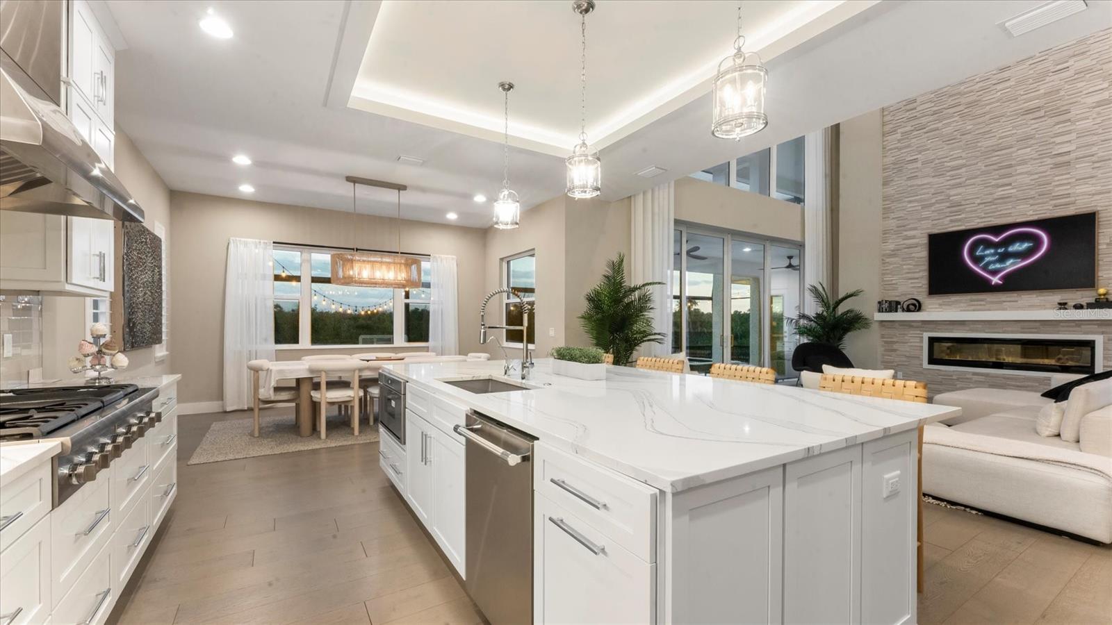 LEGENDS BAY - Residential