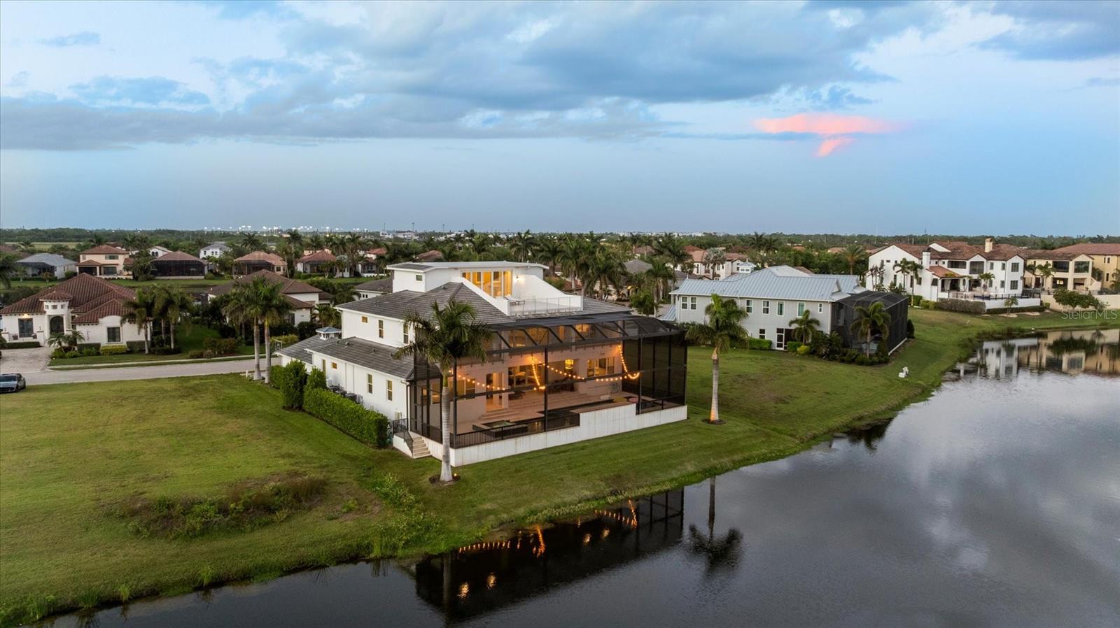 LEGENDS BAY - Residential