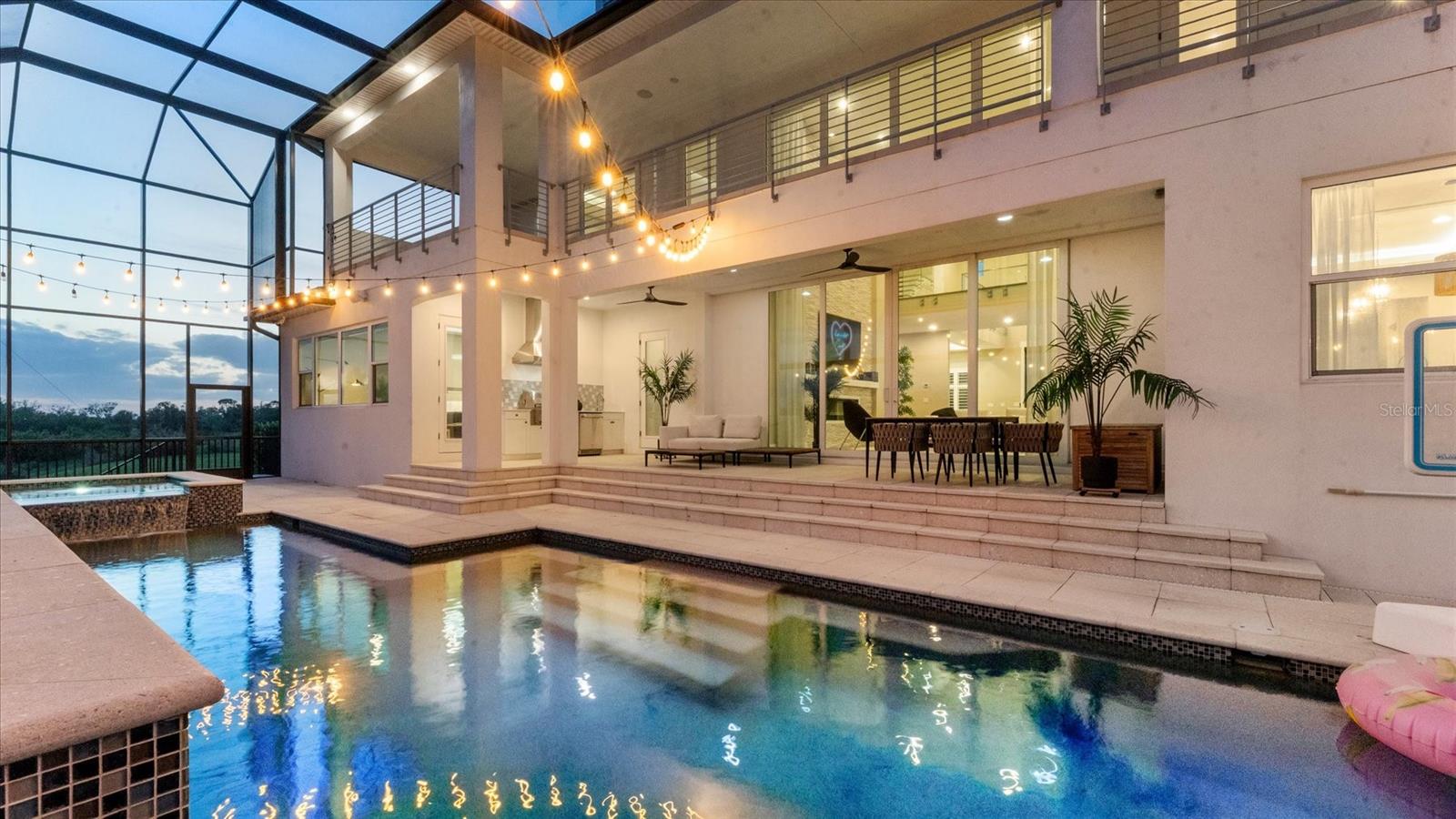 LEGENDS BAY - Residential