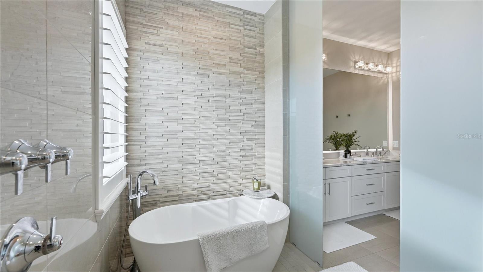 LEGENDS BAY - Residential