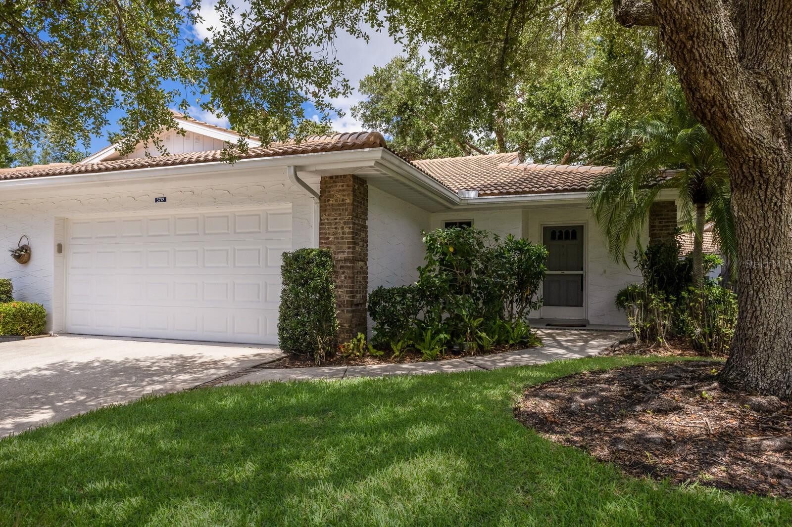 5712 GARDEN LAKES DRIVE