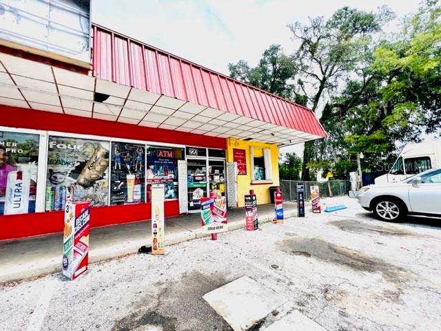 223 E VOORHIS AVENUE