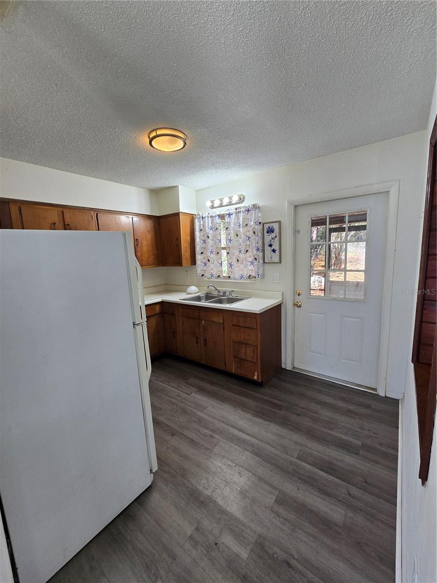 RAINBOW LAKES ESTATES - Residential