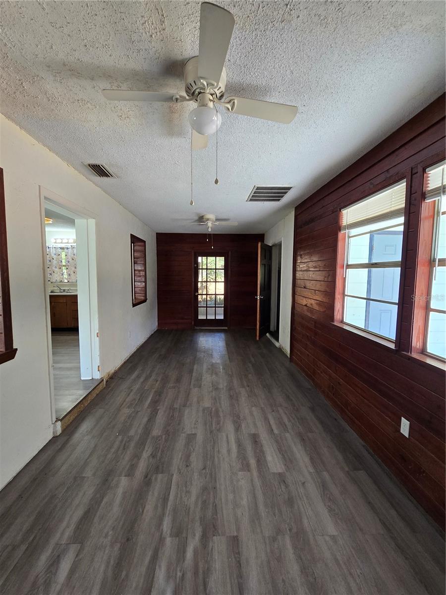 RAINBOW LAKES ESTATES - Residential