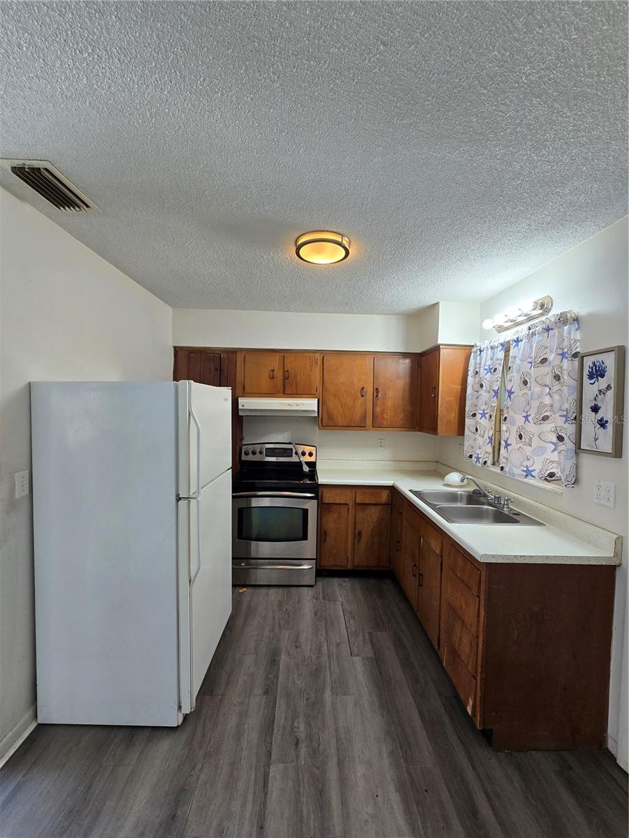 RAINBOW LAKES ESTATES - Residential