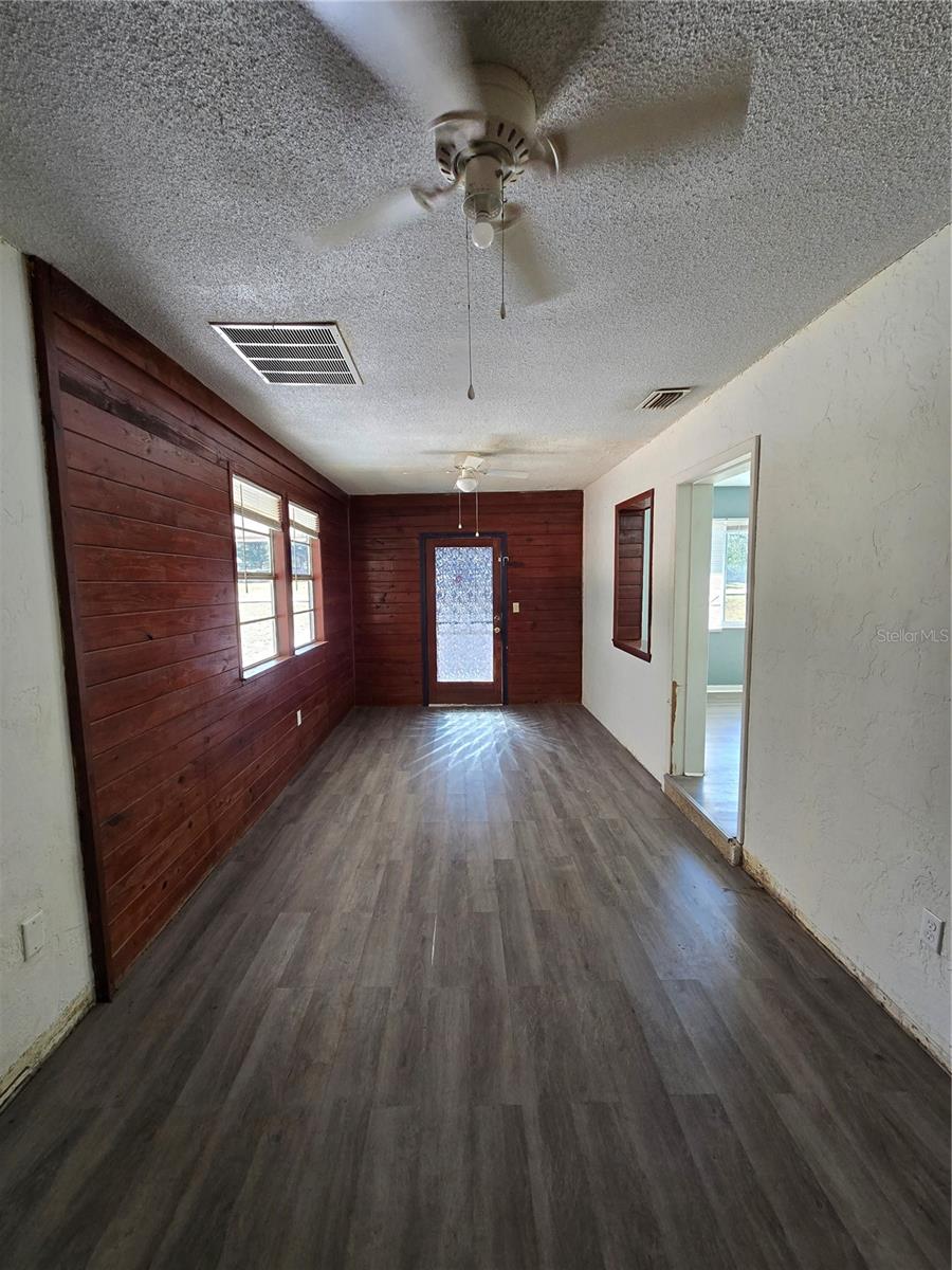 RAINBOW LAKES ESTATES - Residential