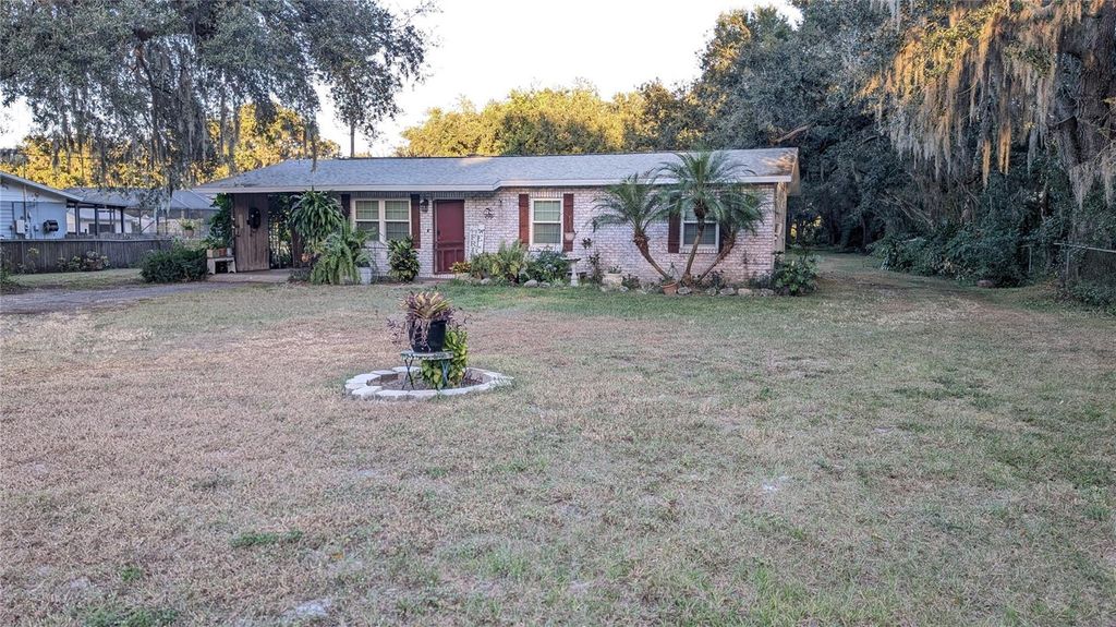 Photo of 2024 E Keysville Road, Lithia, FL 33547 (MLS # TB8439464)