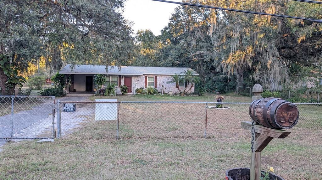 Photo of 2024 E Keysville Road, Lithia, FL 33547 (MLS # TB8439464)