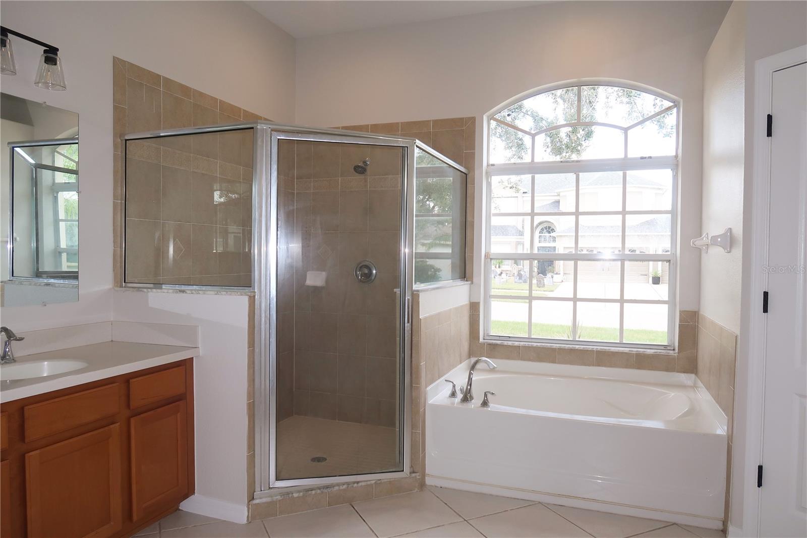 CREEKSIDE - Residential