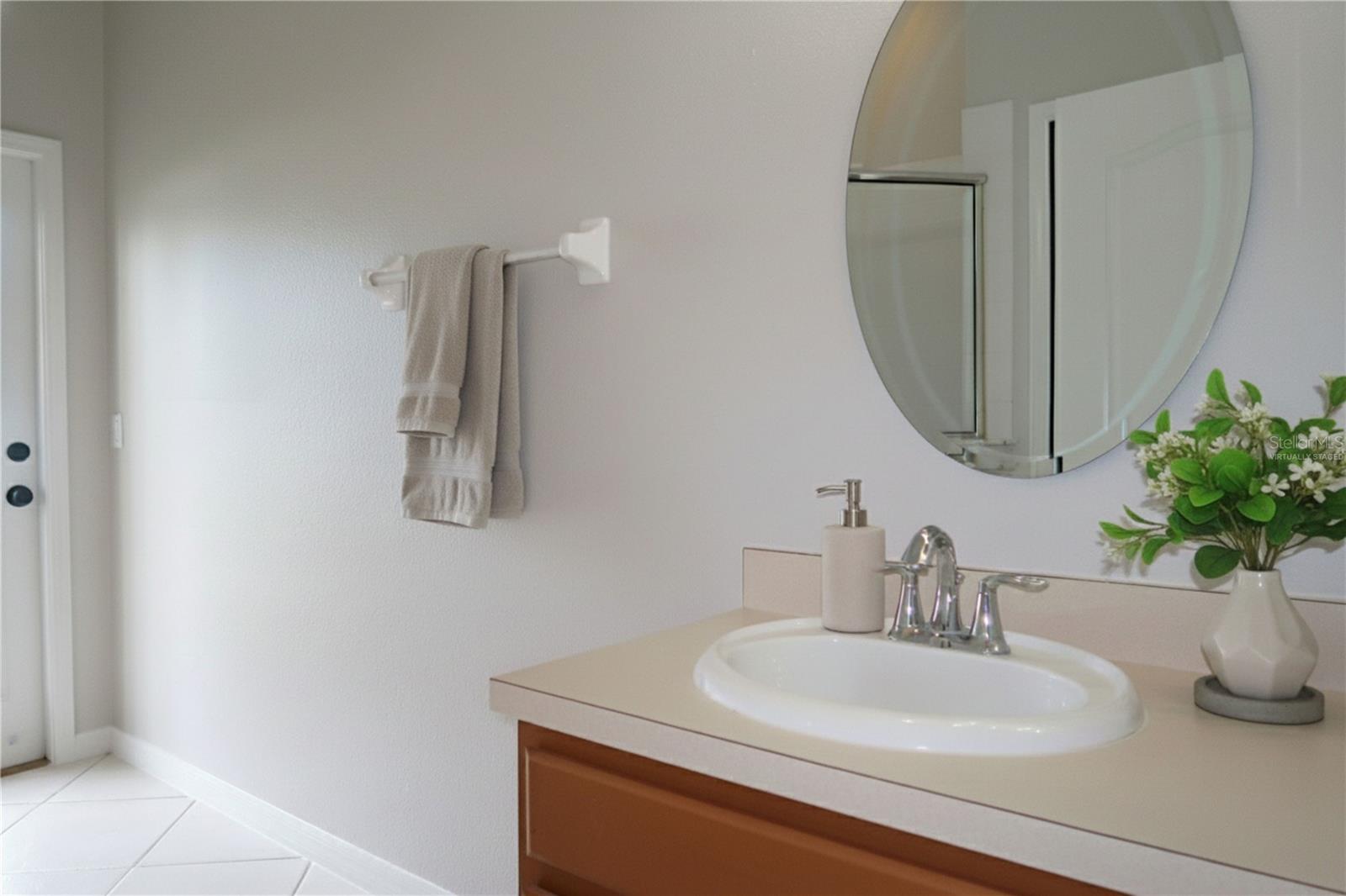 CREEKSIDE - Residential