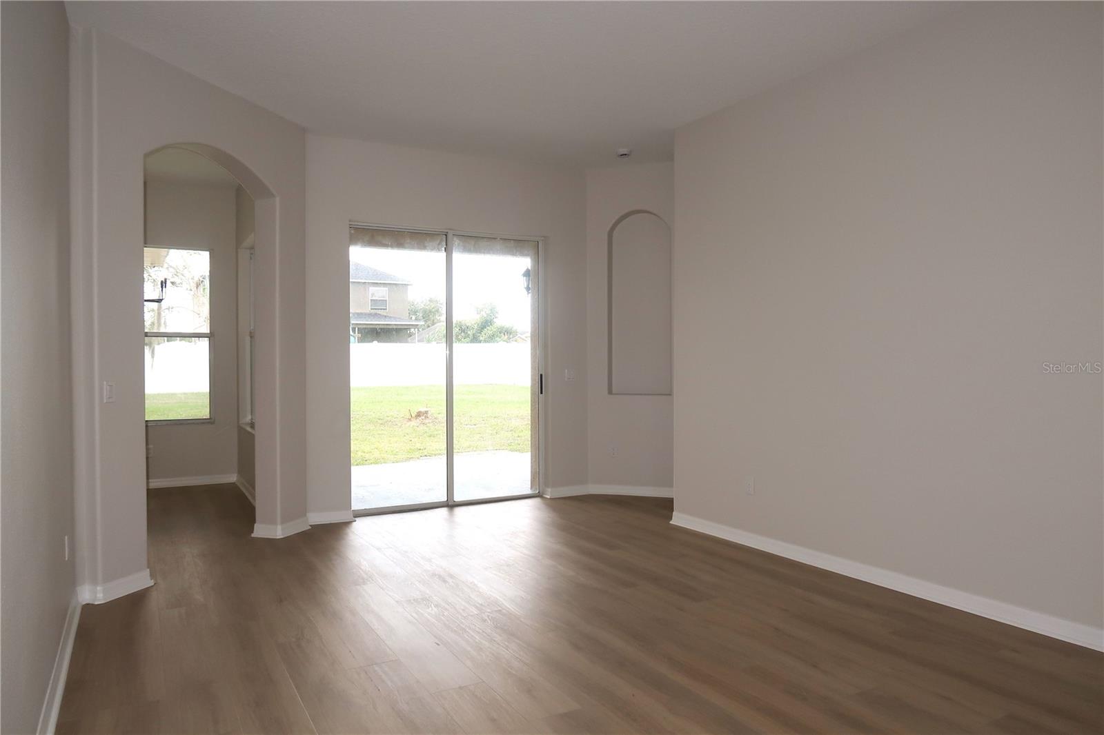 CREEKSIDE - Residential