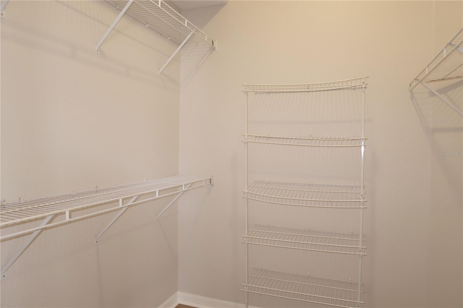 CREEKSIDE - Residential