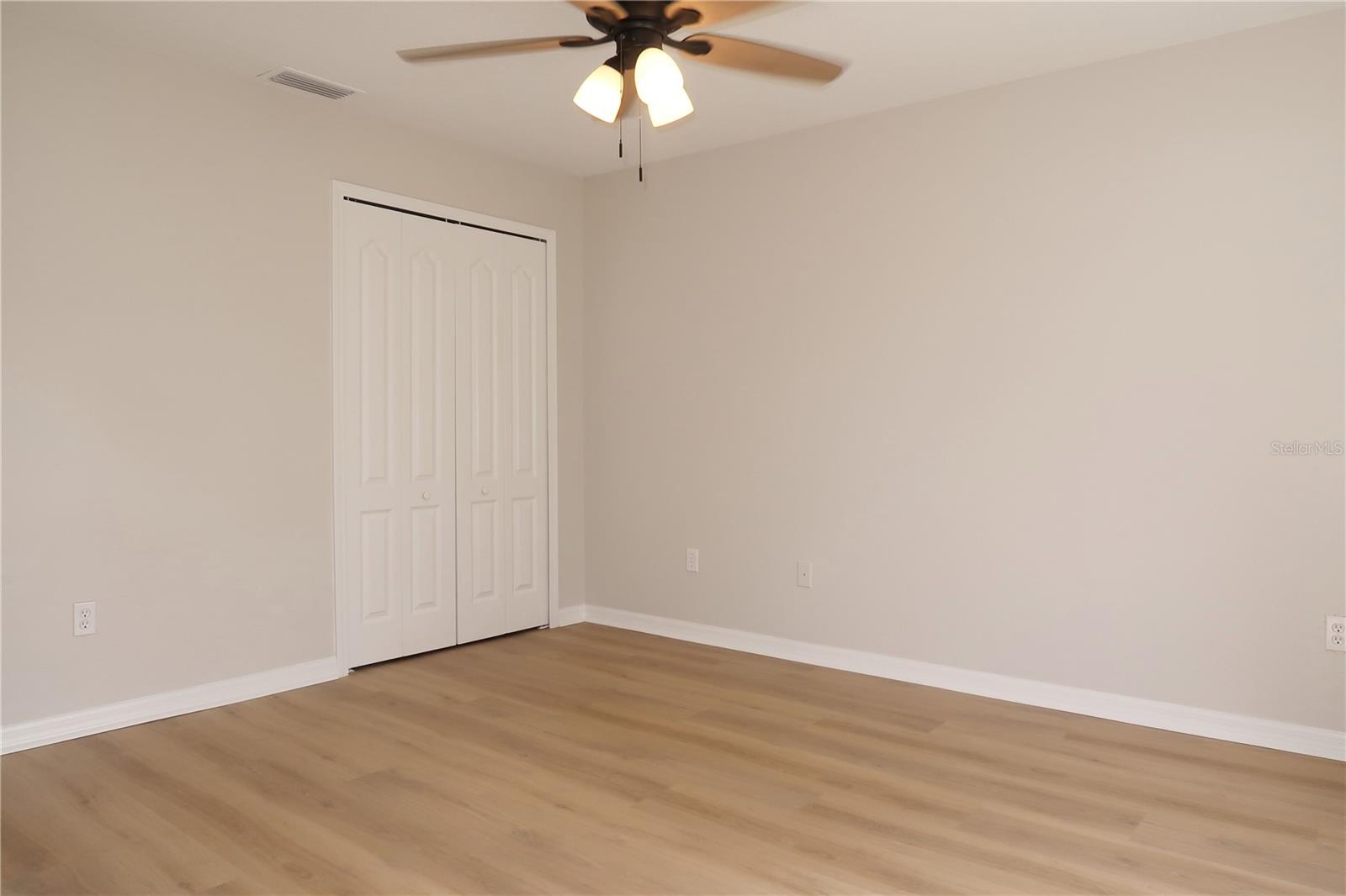 CREEKSIDE - Residential