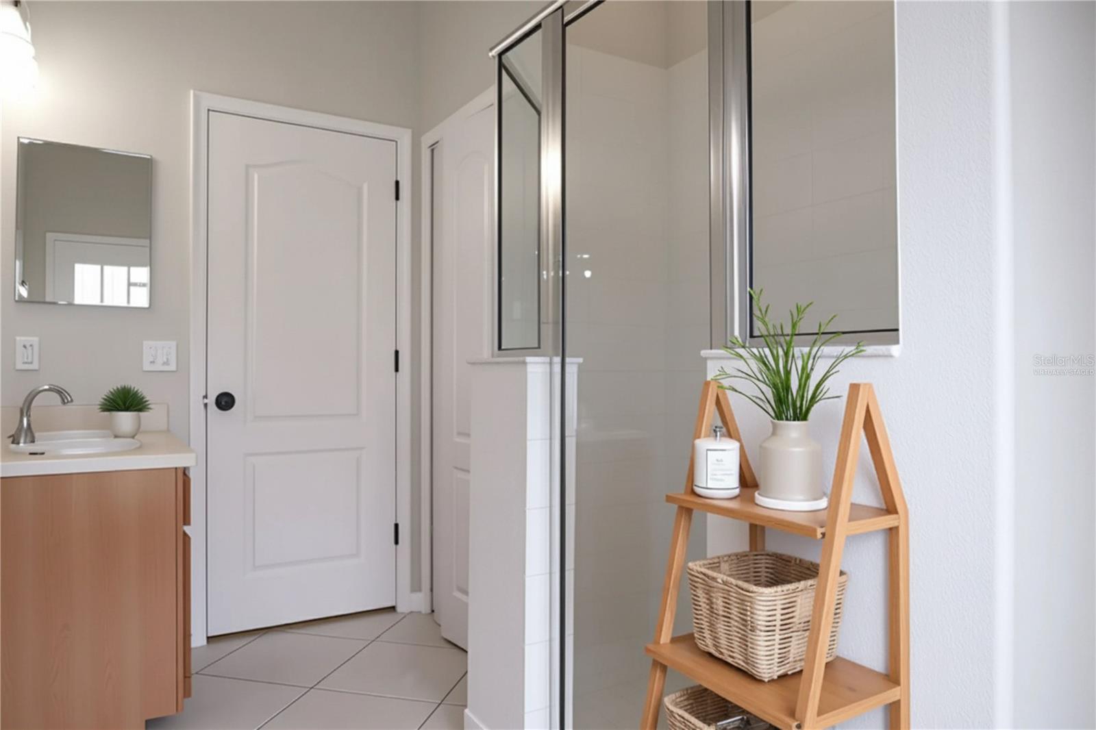 CREEKSIDE - Residential