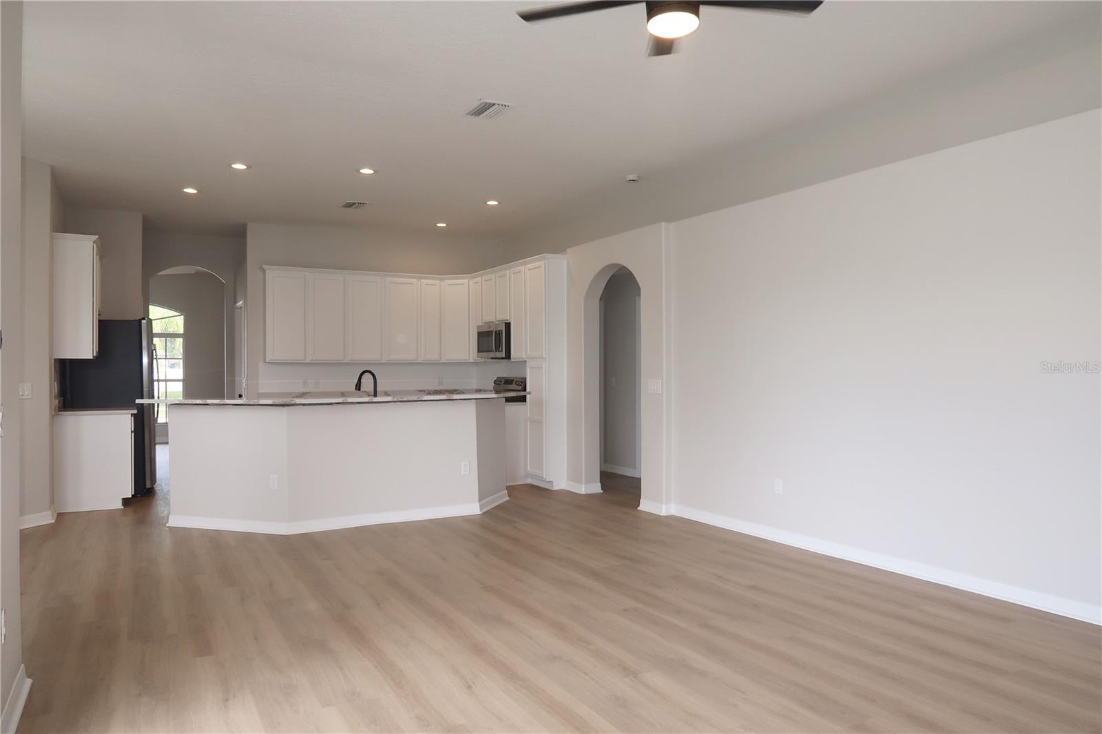 CREEKSIDE - Residential