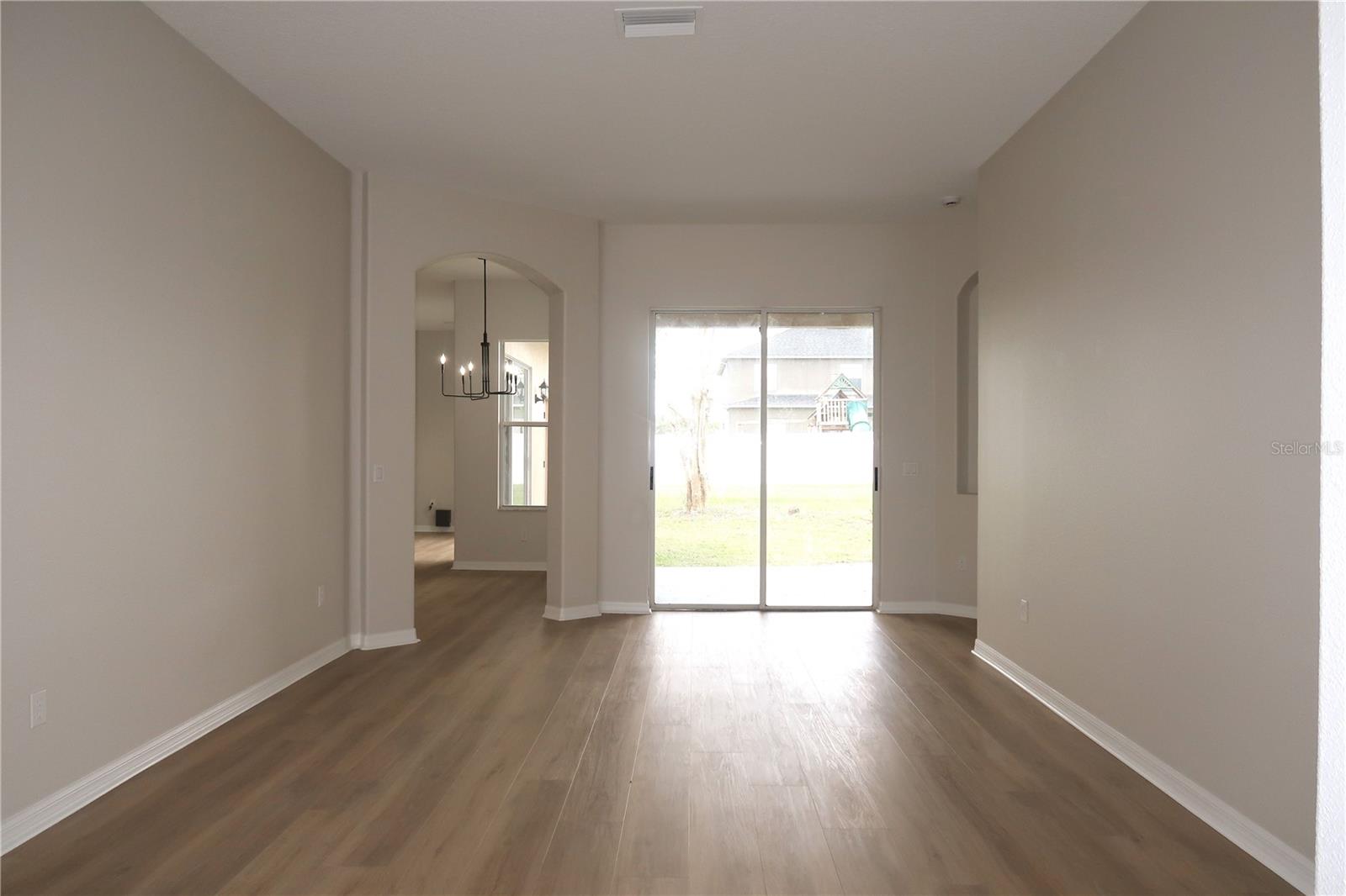 CREEKSIDE - Residential