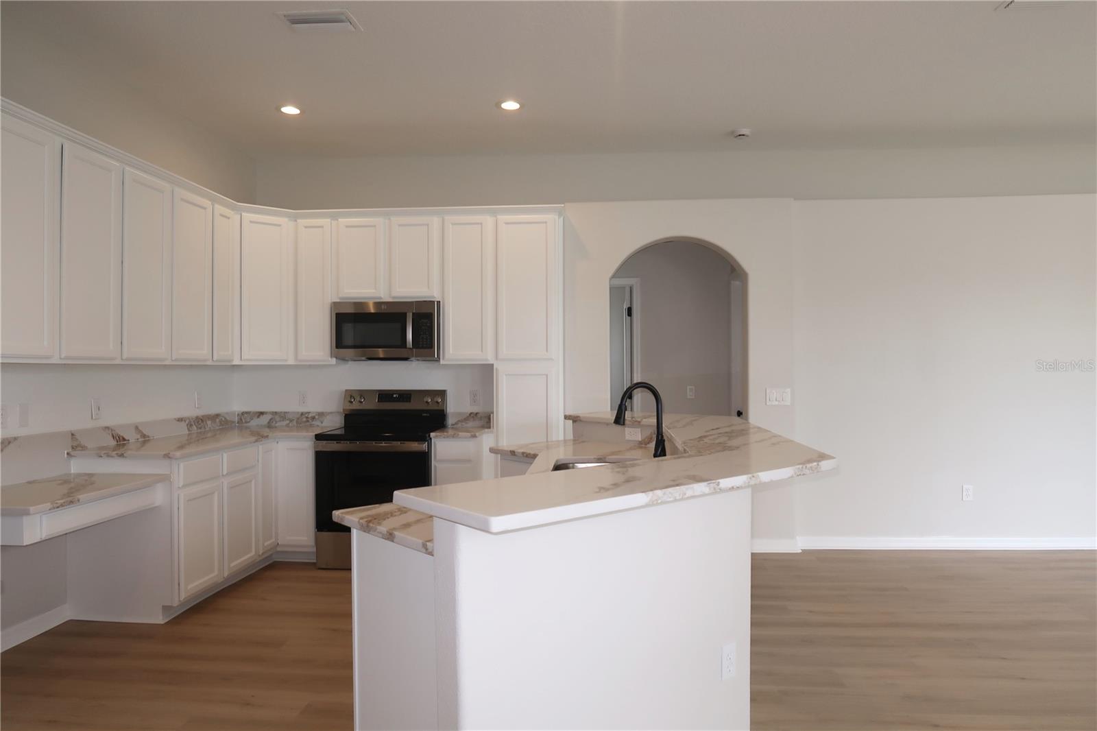 CREEKSIDE - Residential