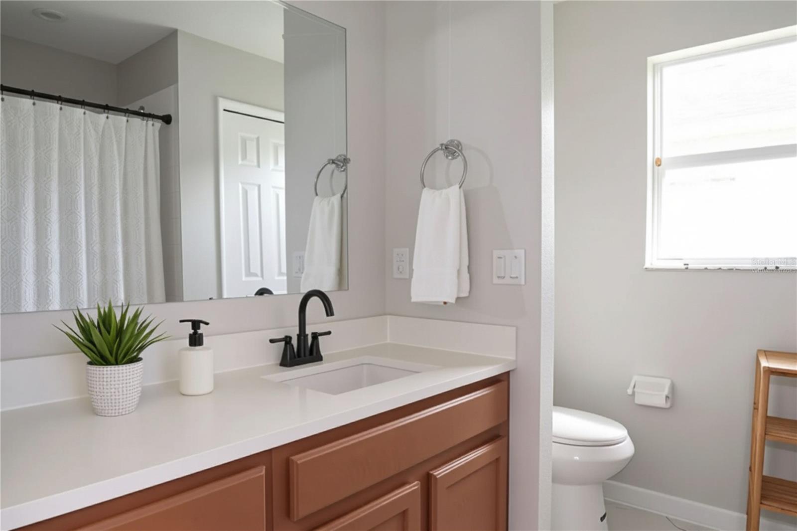 CREEKSIDE - Residential