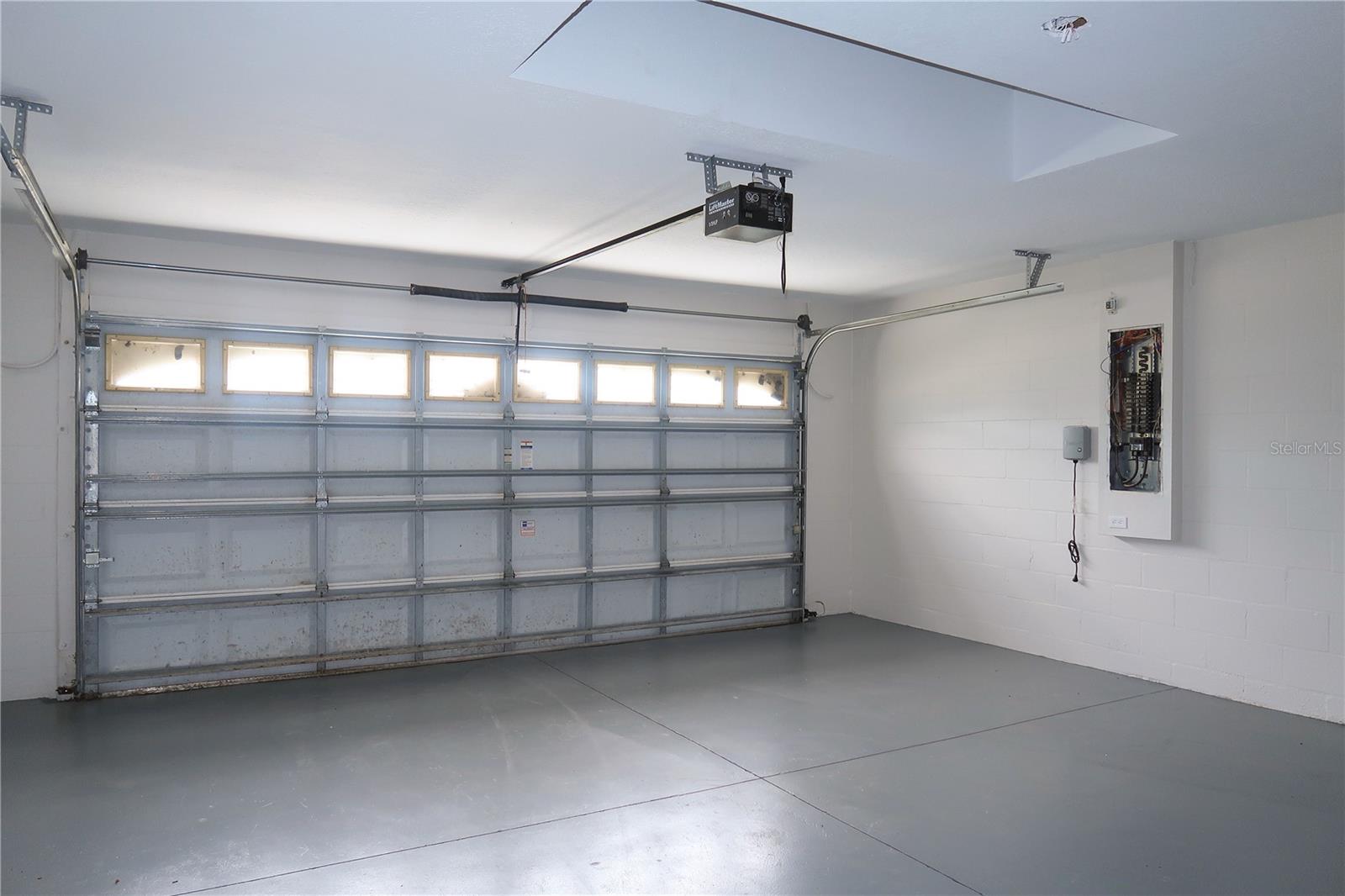 CREEKSIDE - Residential