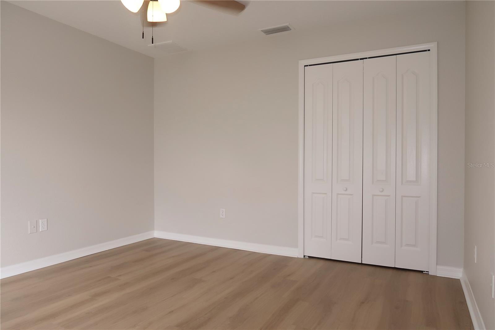 CREEKSIDE - Residential