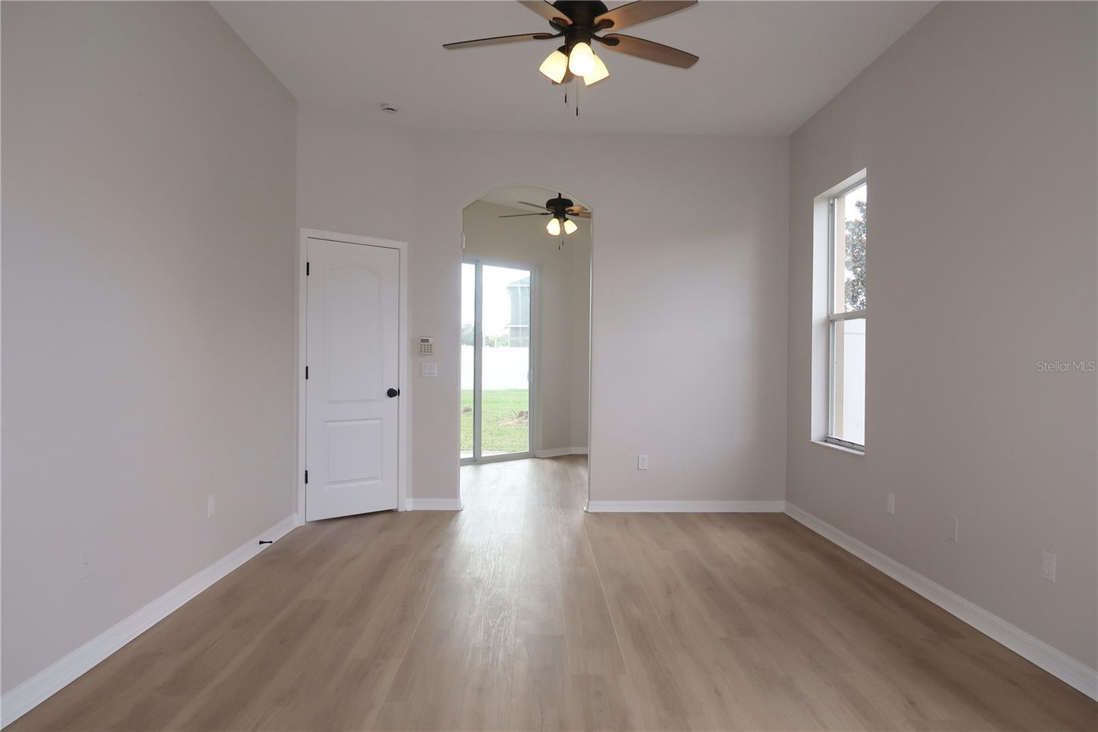 CREEKSIDE - Residential