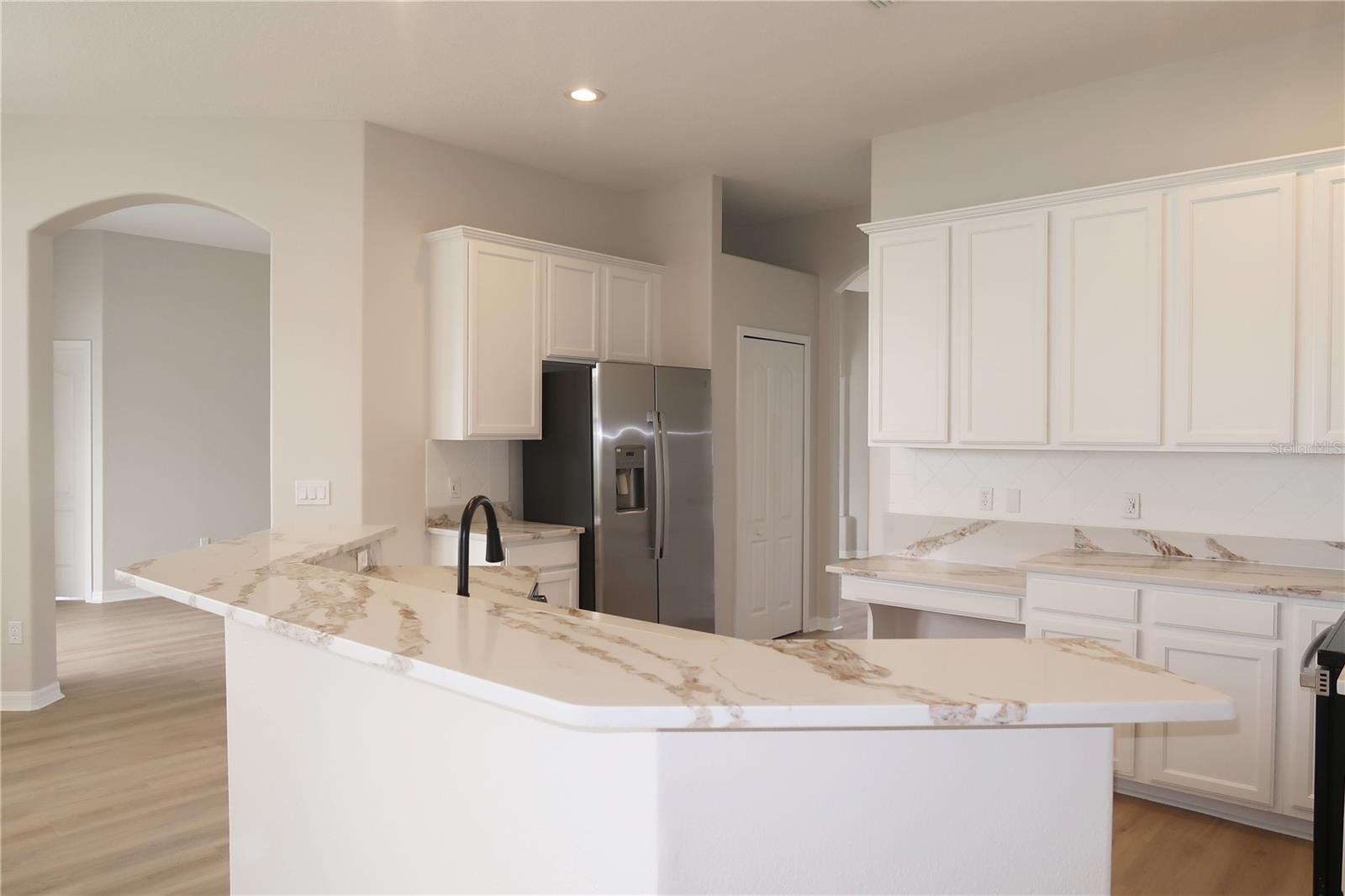 CREEKSIDE - Residential