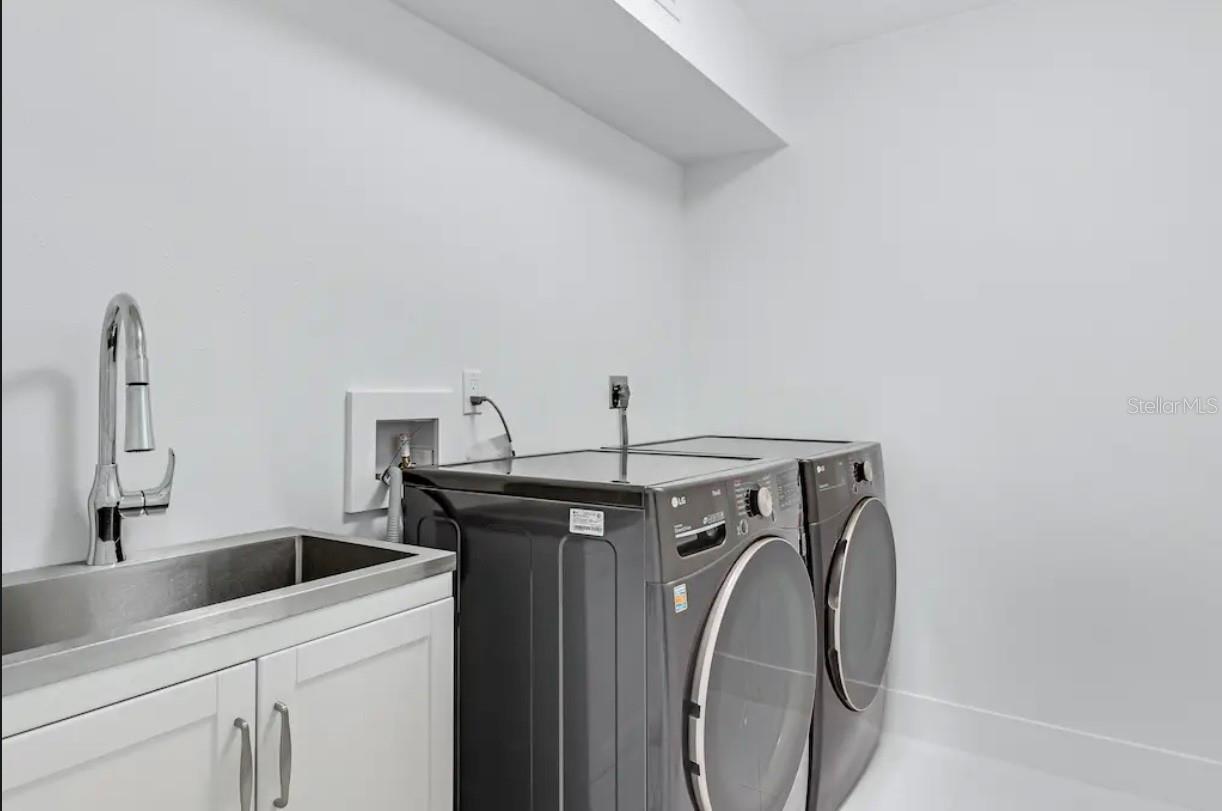 TIDY ISLAND PH II - Residential Lease