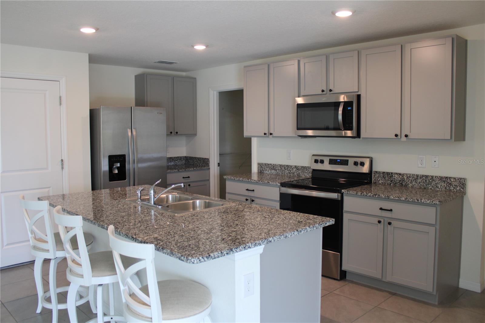 EVERGREEN PH I - Residential Lease