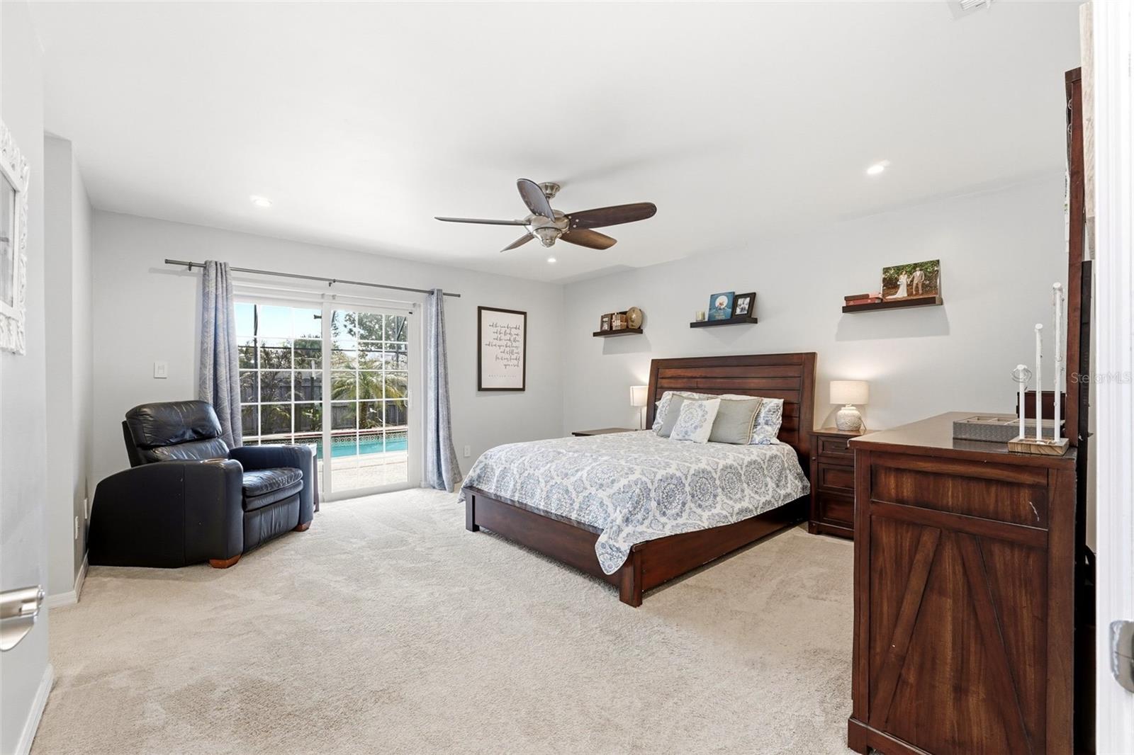 BAY LKS/GRANADA SEC V - Residential