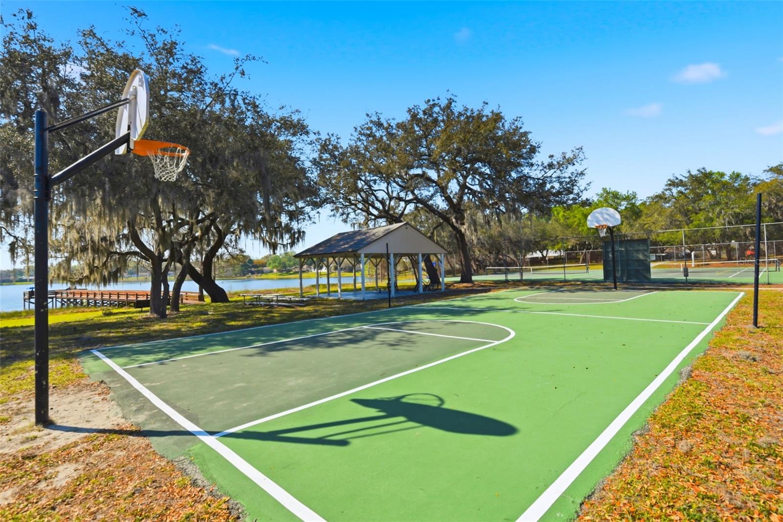 BAY LKS/GRANADA SEC V - Residential