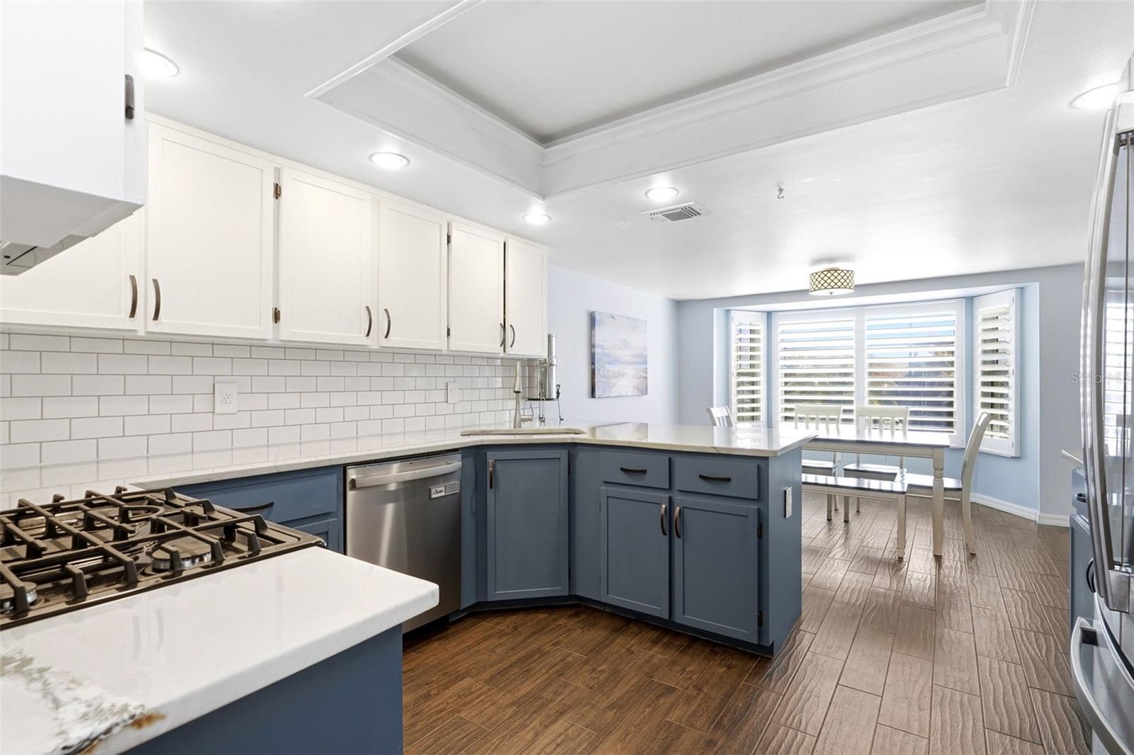 BAY LKS/GRANADA SEC V - Residential