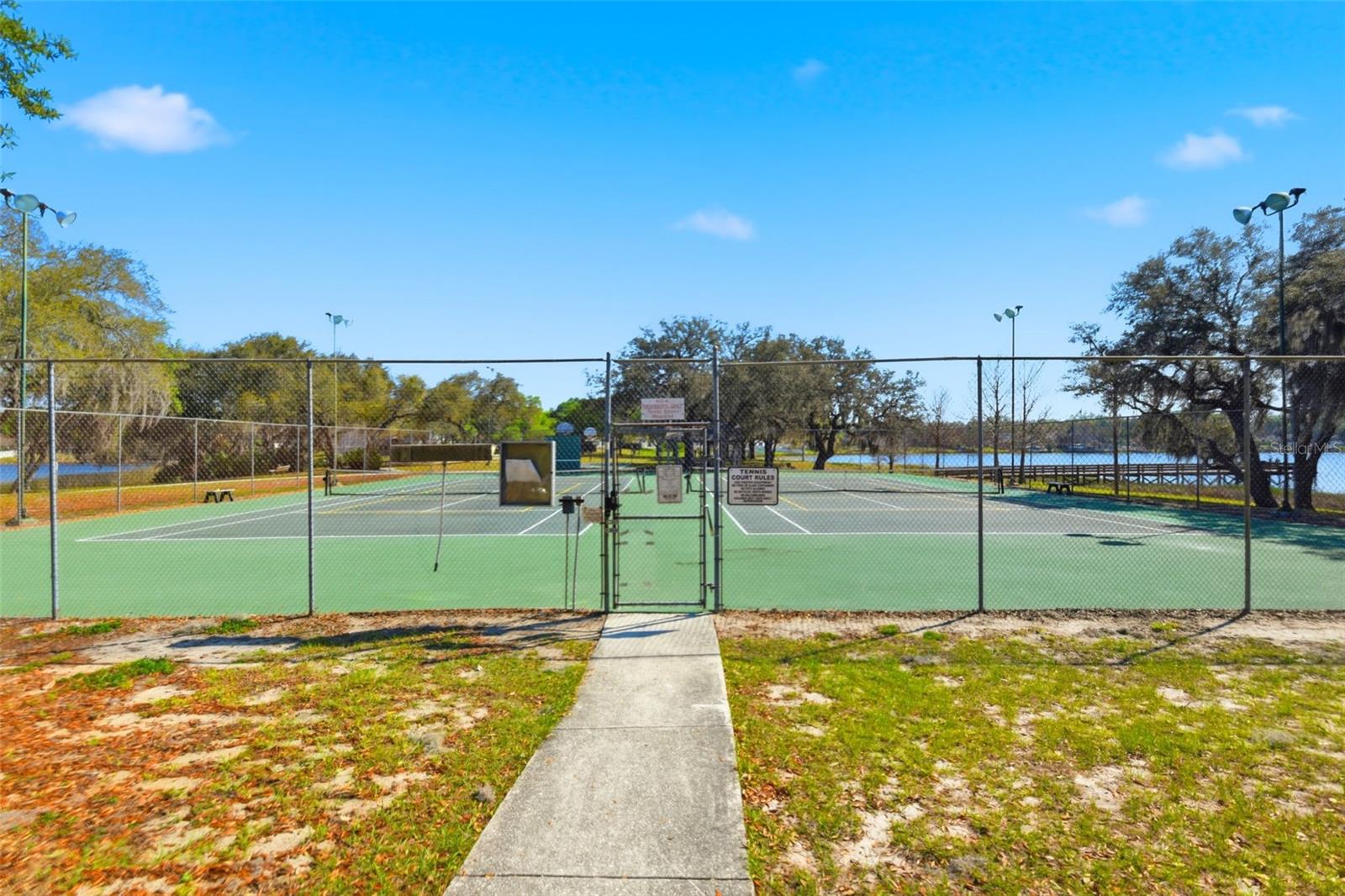 BAY LKS/GRANADA SEC V - Residential